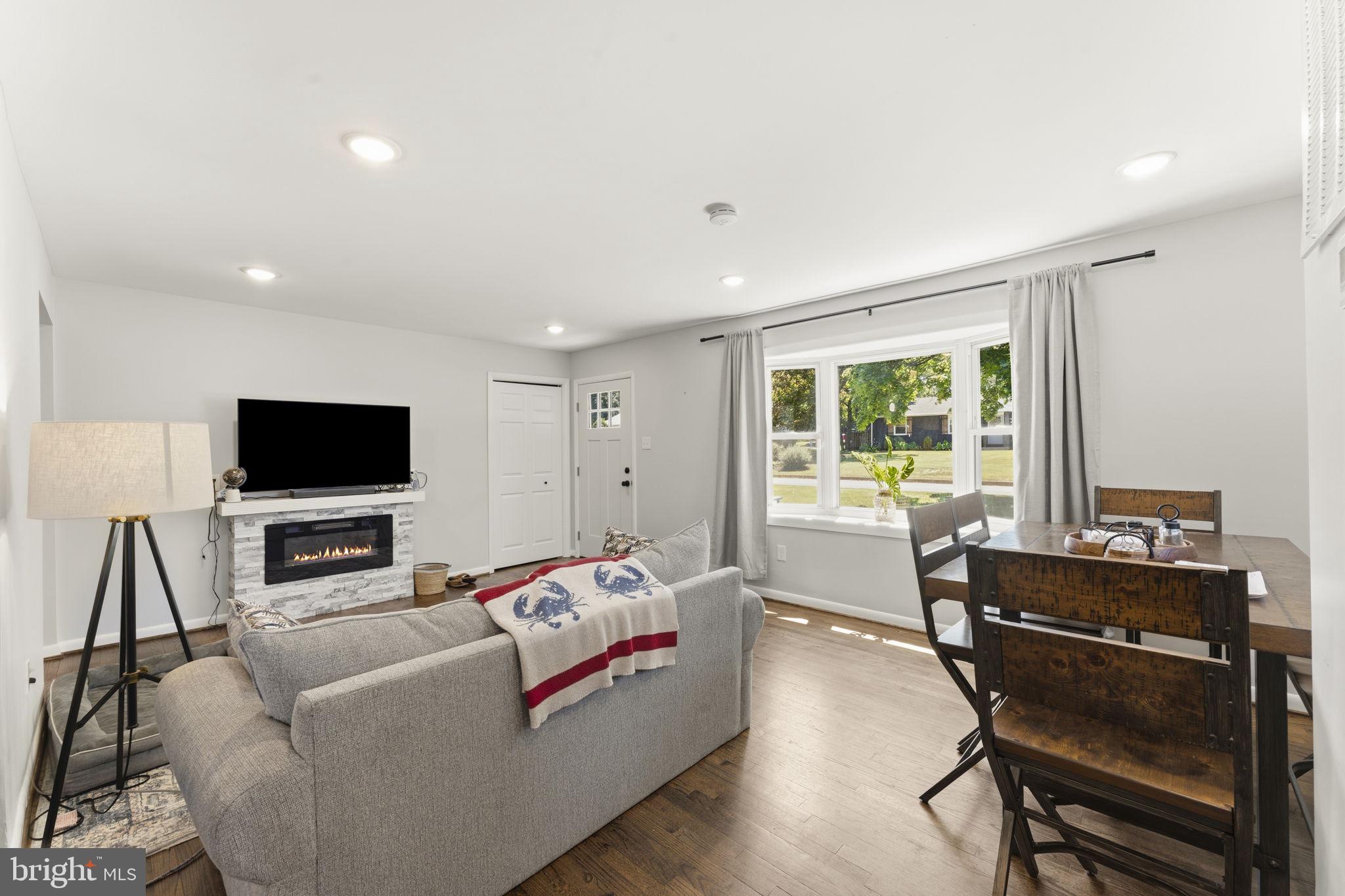 HAMPSTEAD - Residential