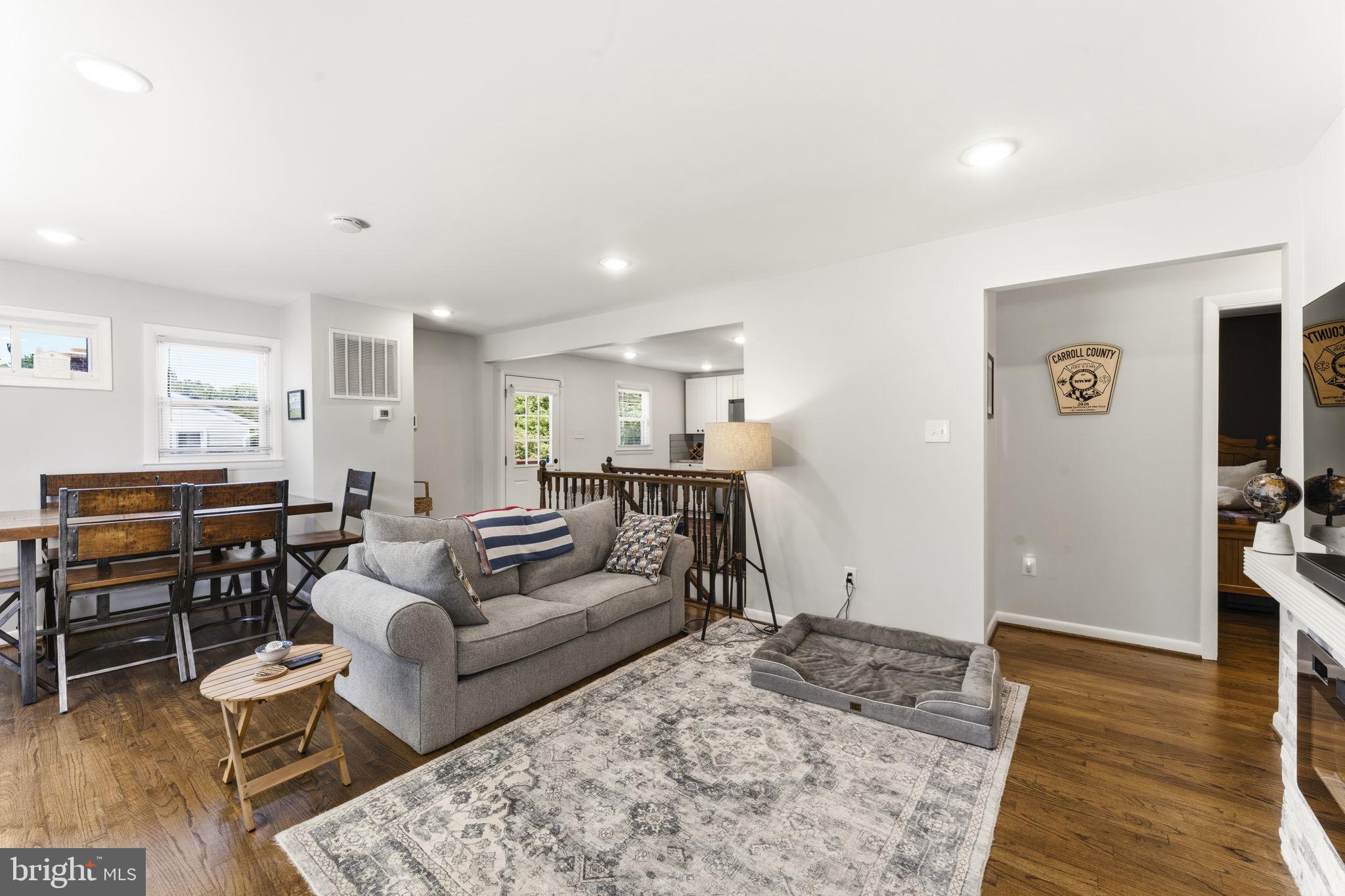HAMPSTEAD - Residential