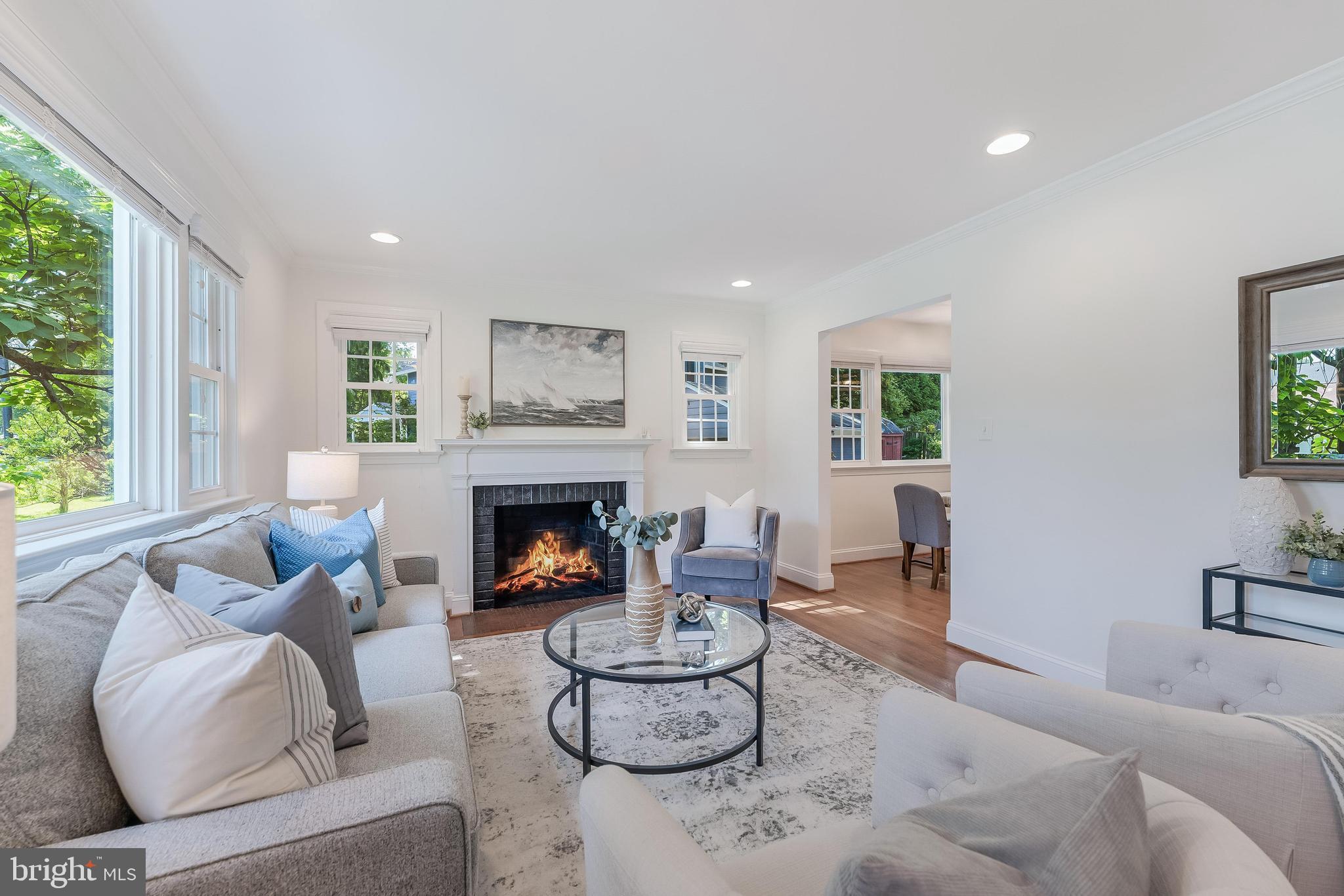 KENSINGTON HEIGHTS - Residential