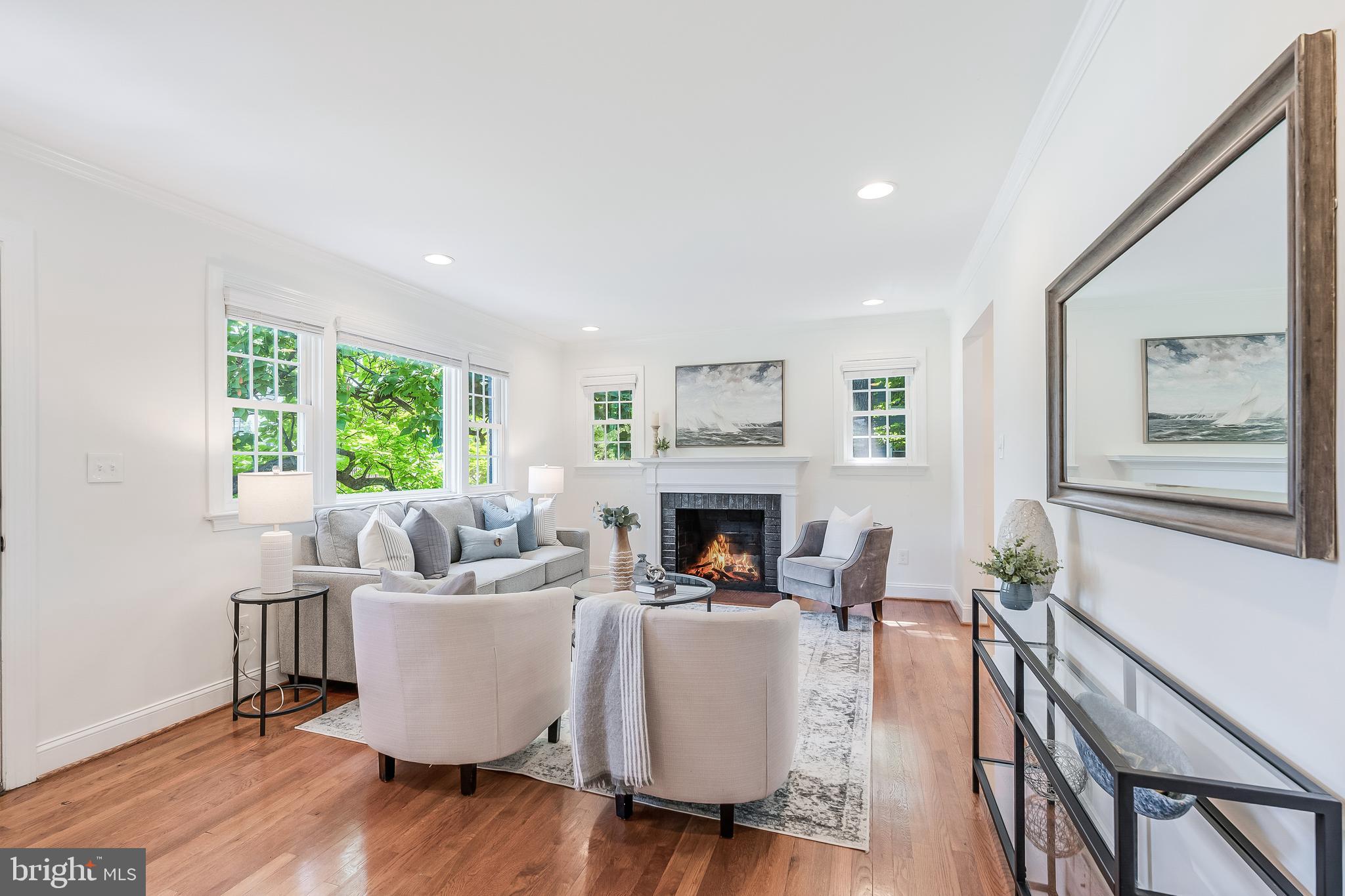 KENSINGTON HEIGHTS - Residential