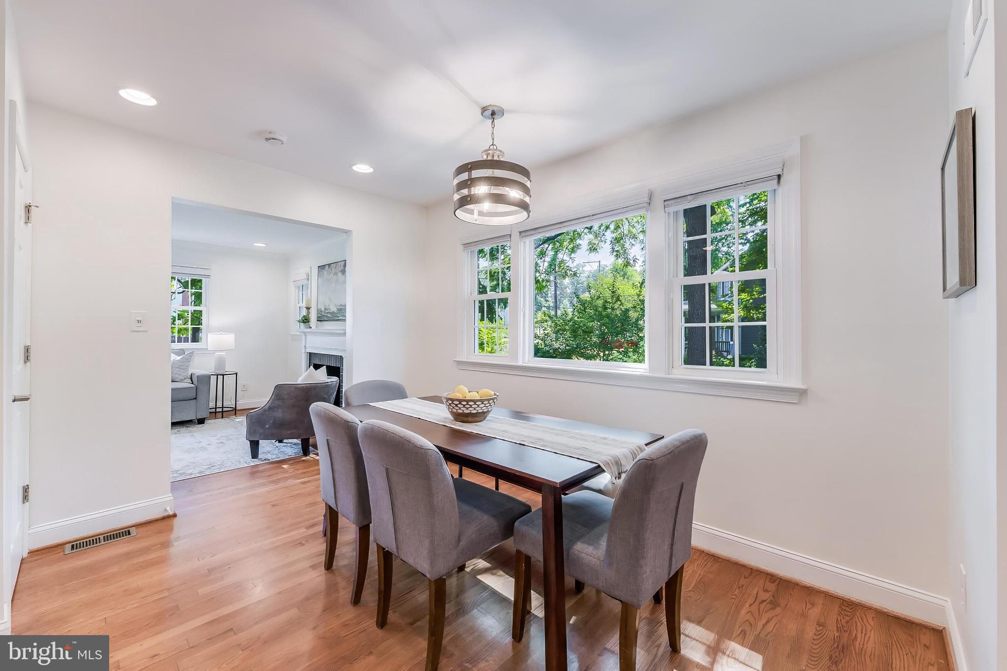 KENSINGTON HEIGHTS - Residential