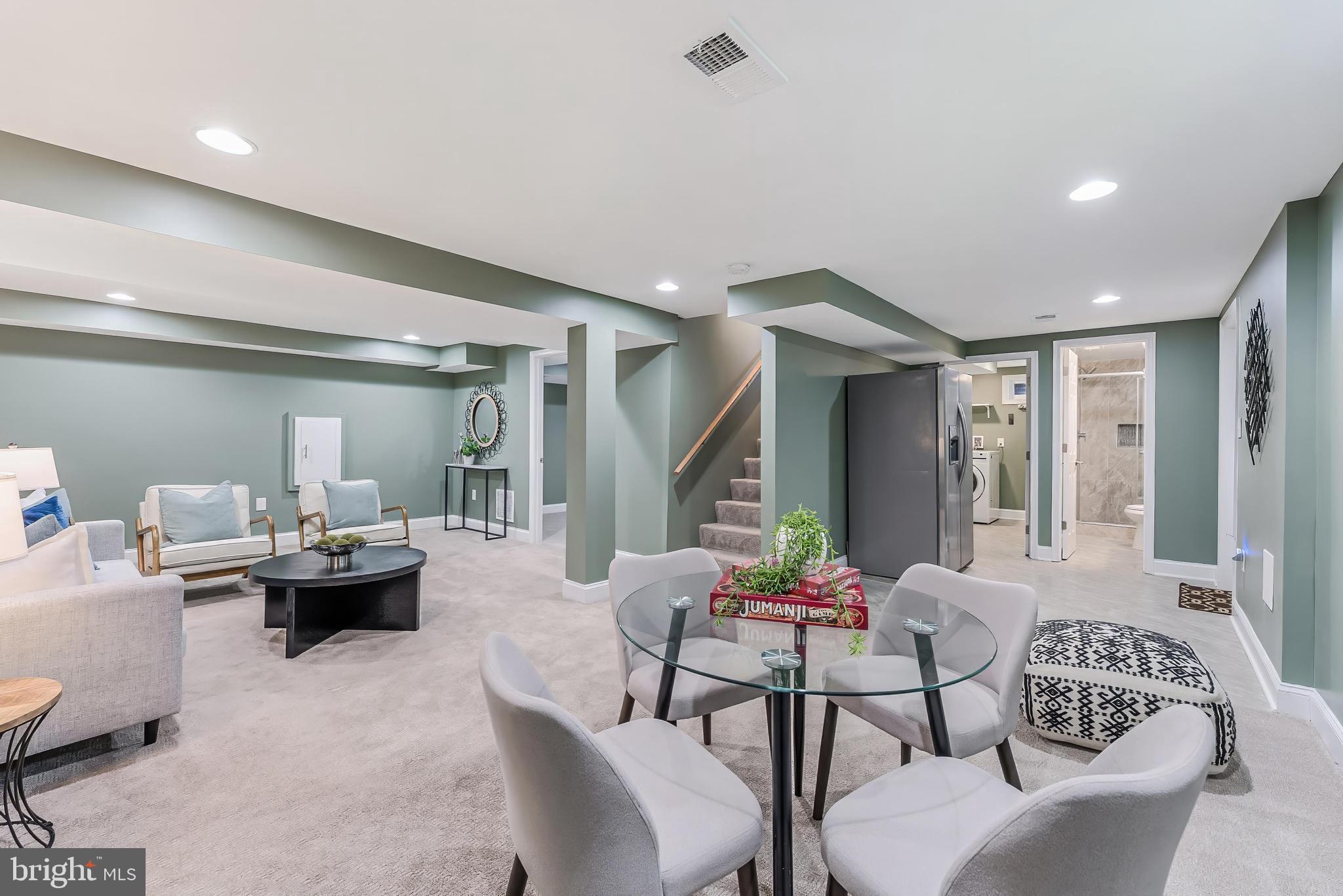 KENSINGTON HEIGHTS - Residential