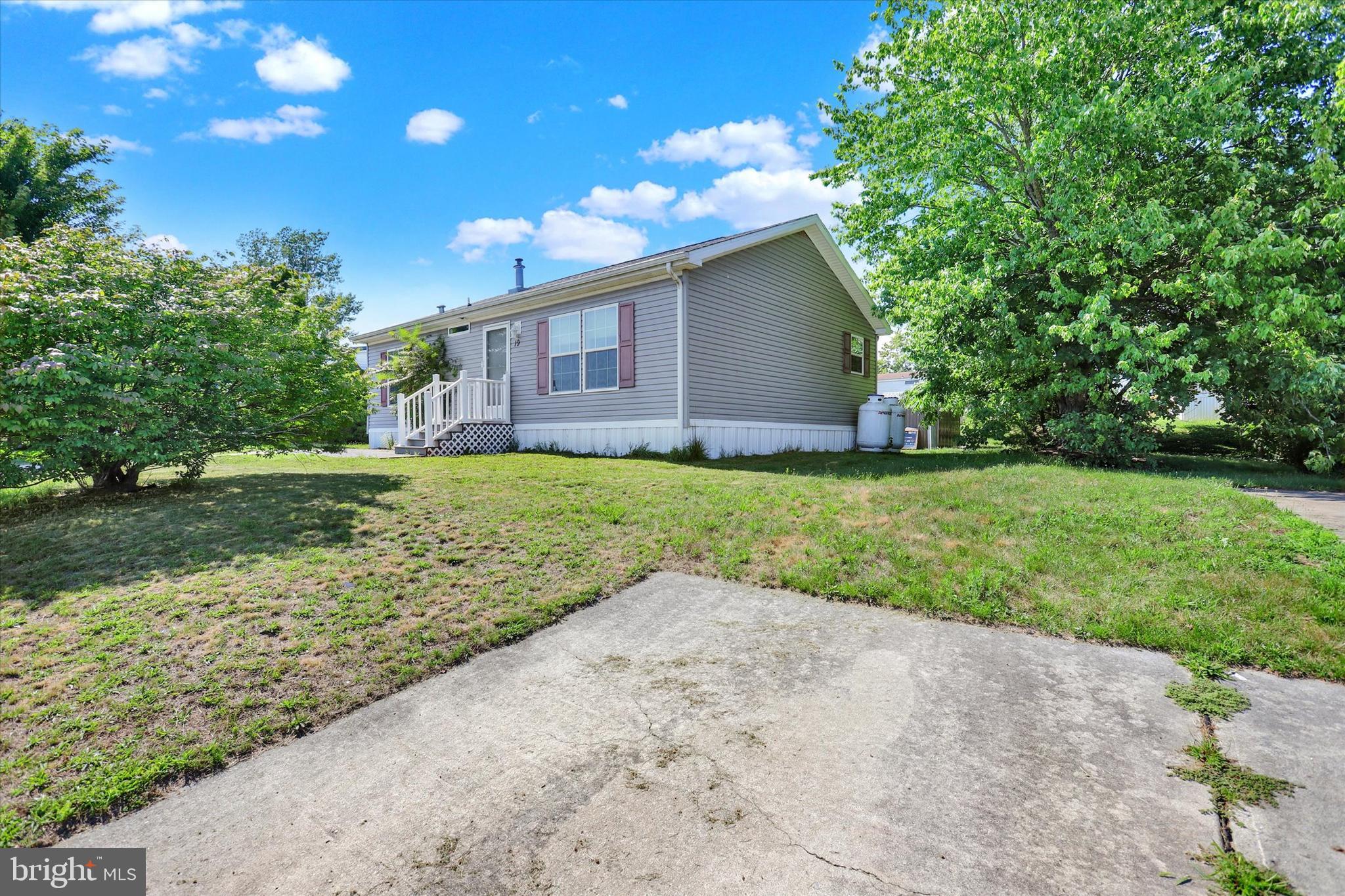 NORTHVIEW MANOR - Residential