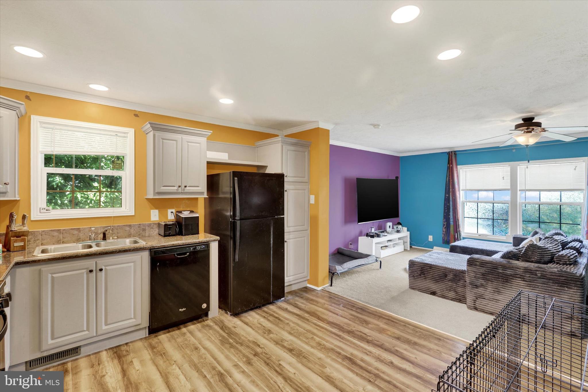 NORTHVIEW MANOR - Residential