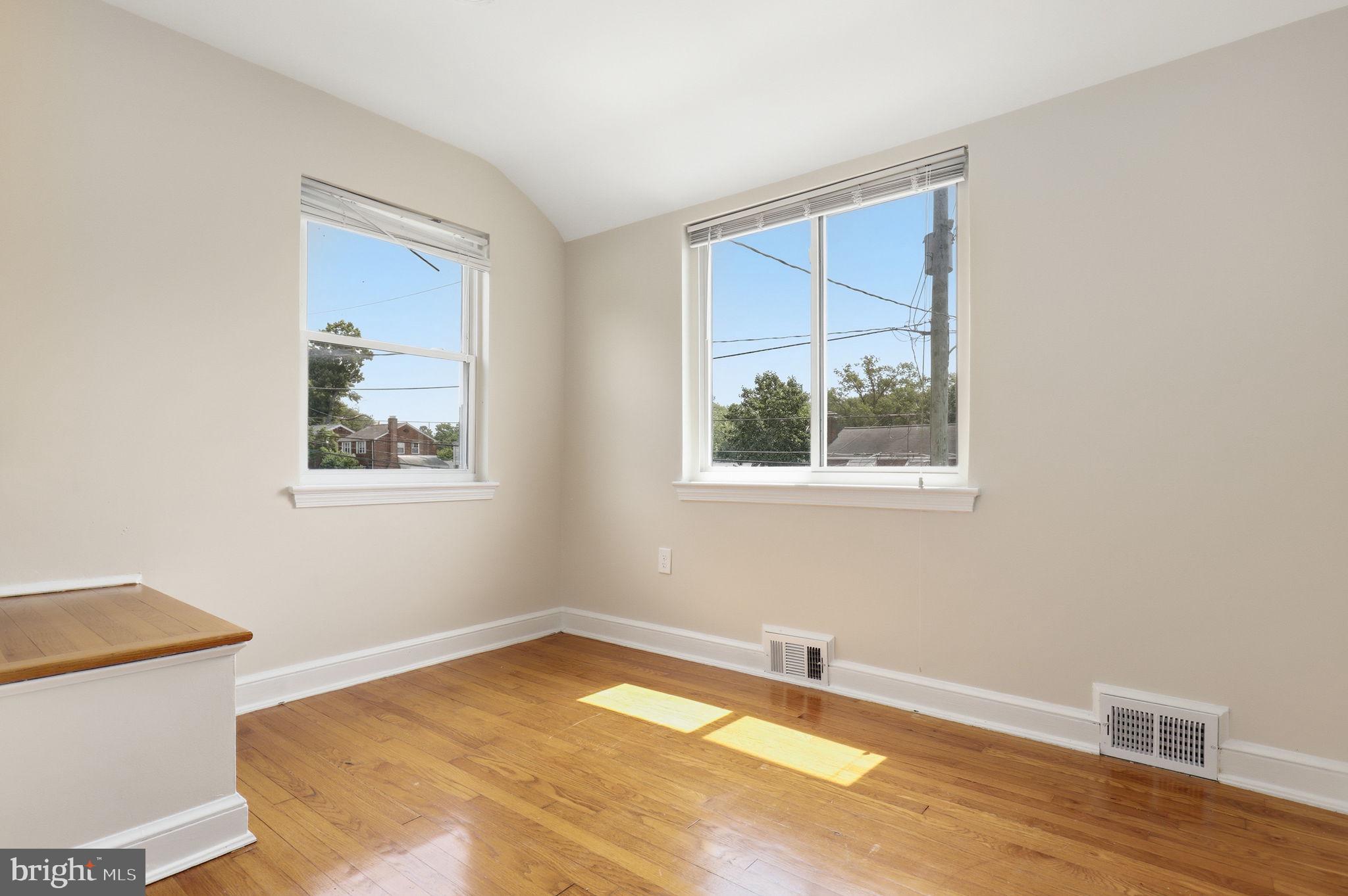 OAKVIEW - Residential