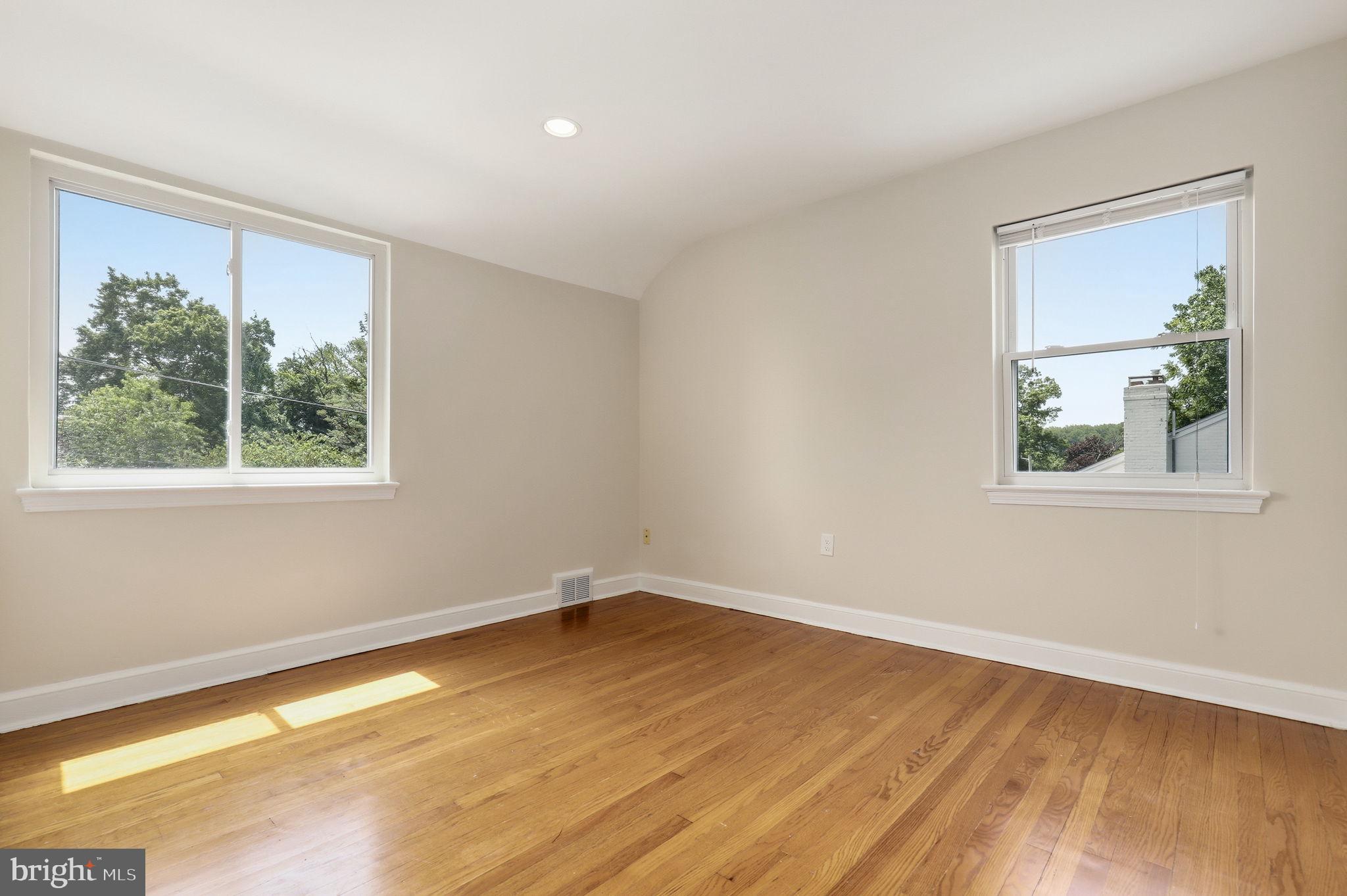 OAKVIEW - Residential