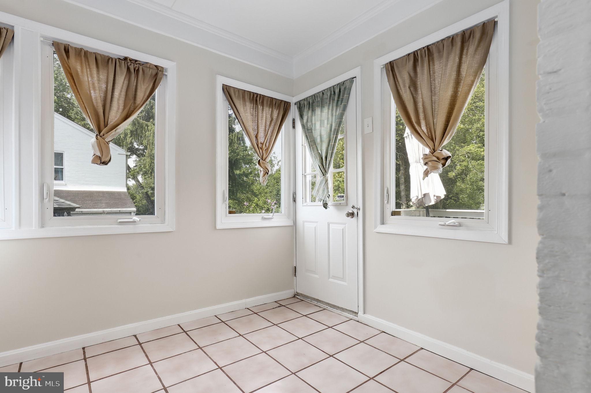 OAKVIEW - Residential