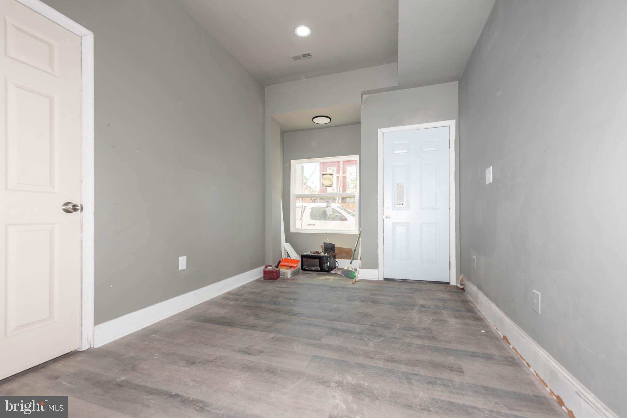 FRANKLIN SQUARE HISTORIC DISTRICT - Commercial Sale