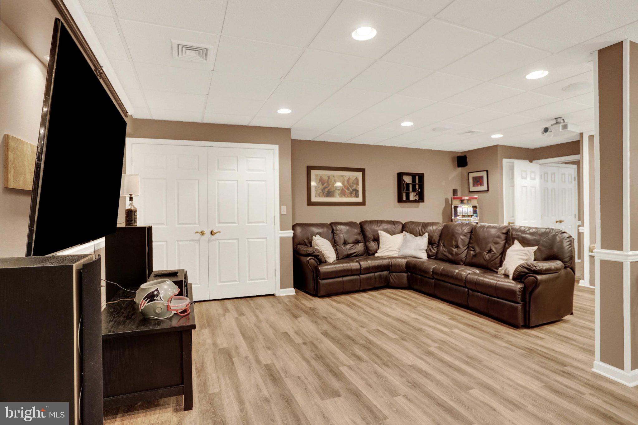 KINGSWOOD - Residential
