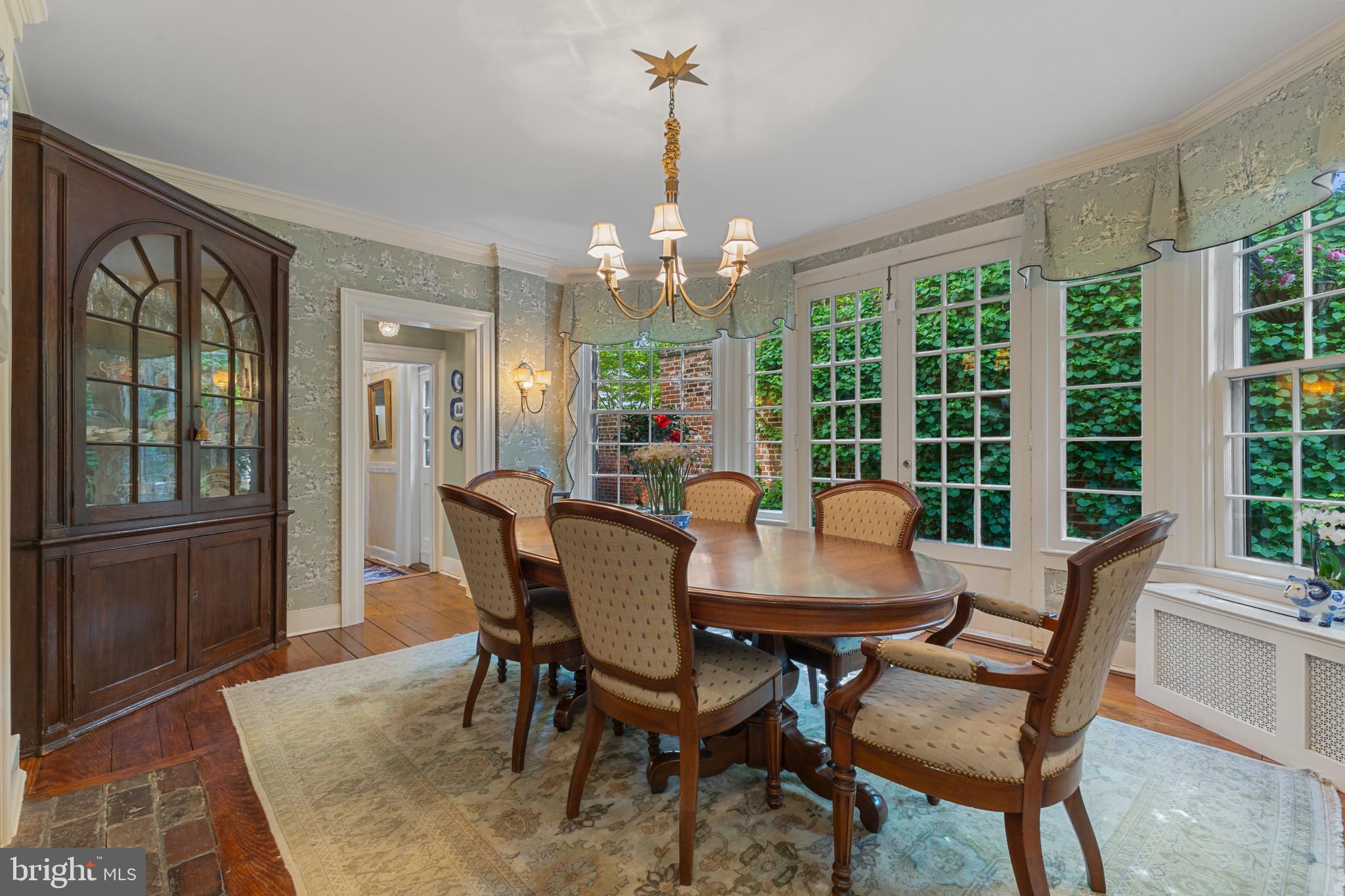 OLD TOWN ALEXANDRIA - Residential