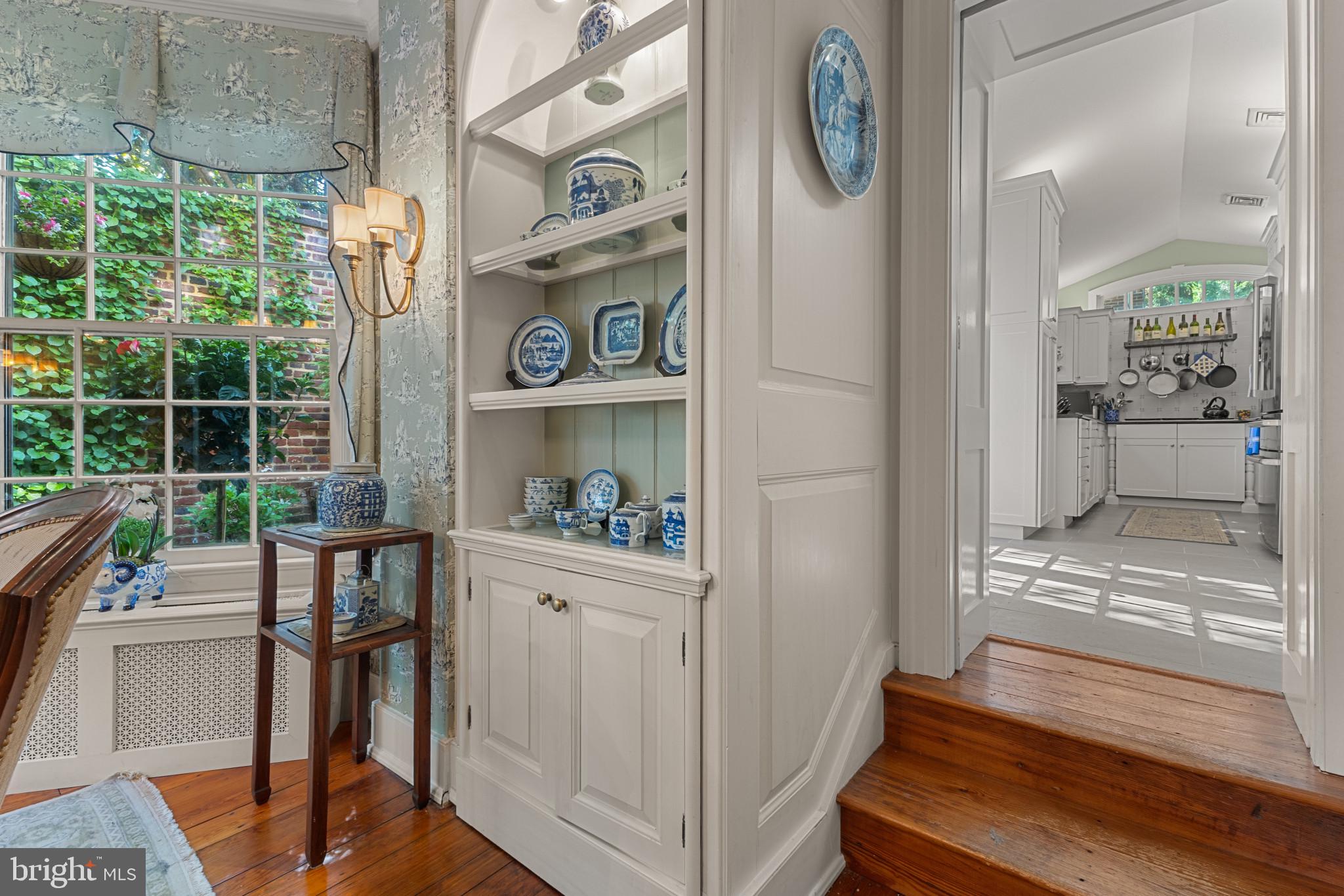 OLD TOWN ALEXANDRIA - Residential