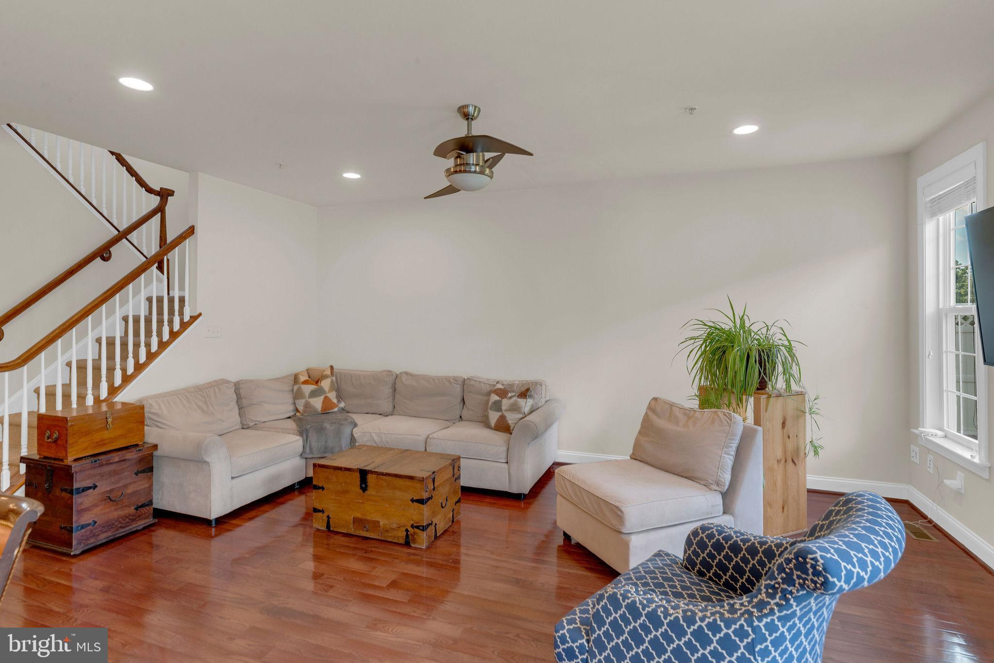 TH AT HERITAGE CNTR - Residential