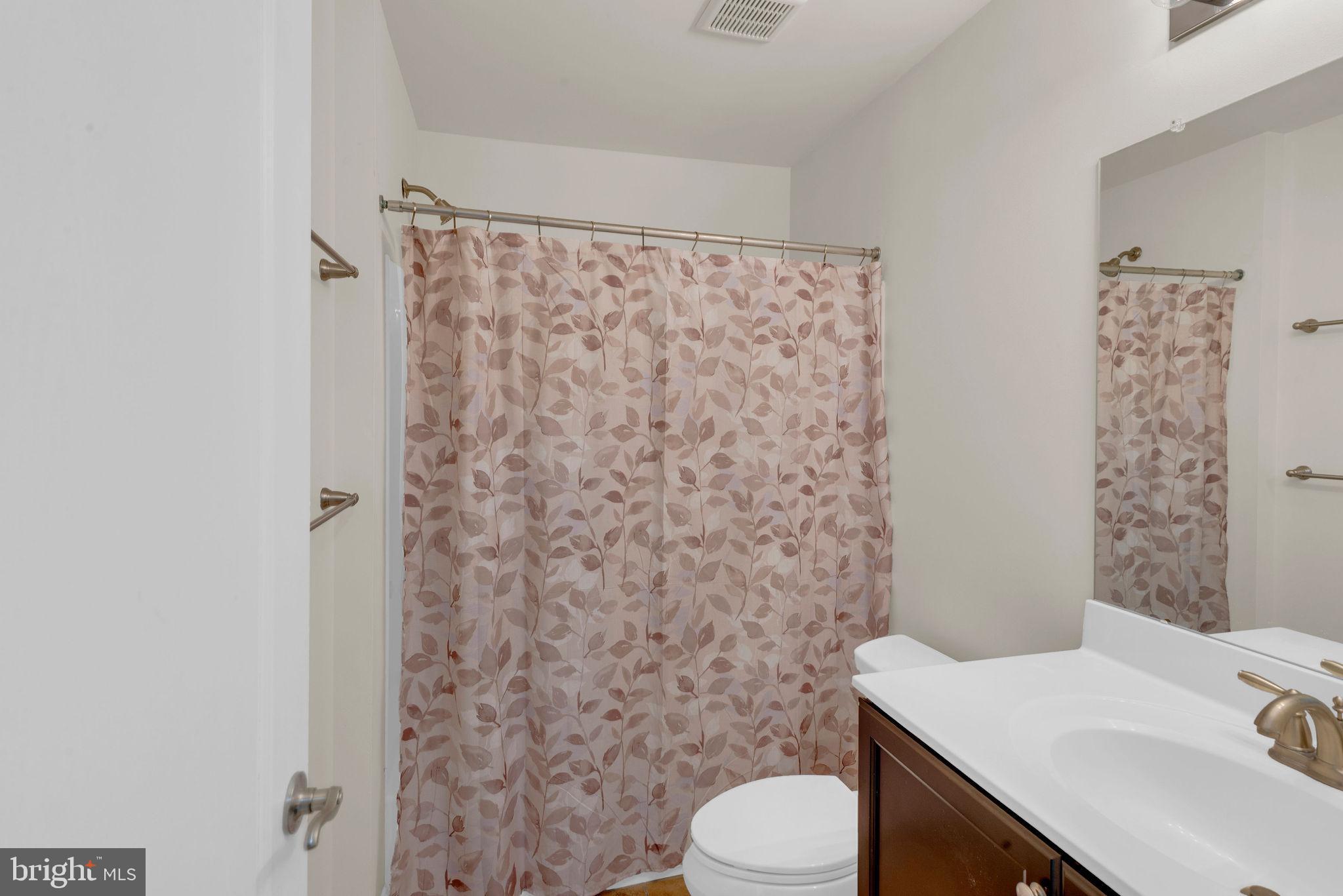 TH AT HERITAGE CNTR - Residential