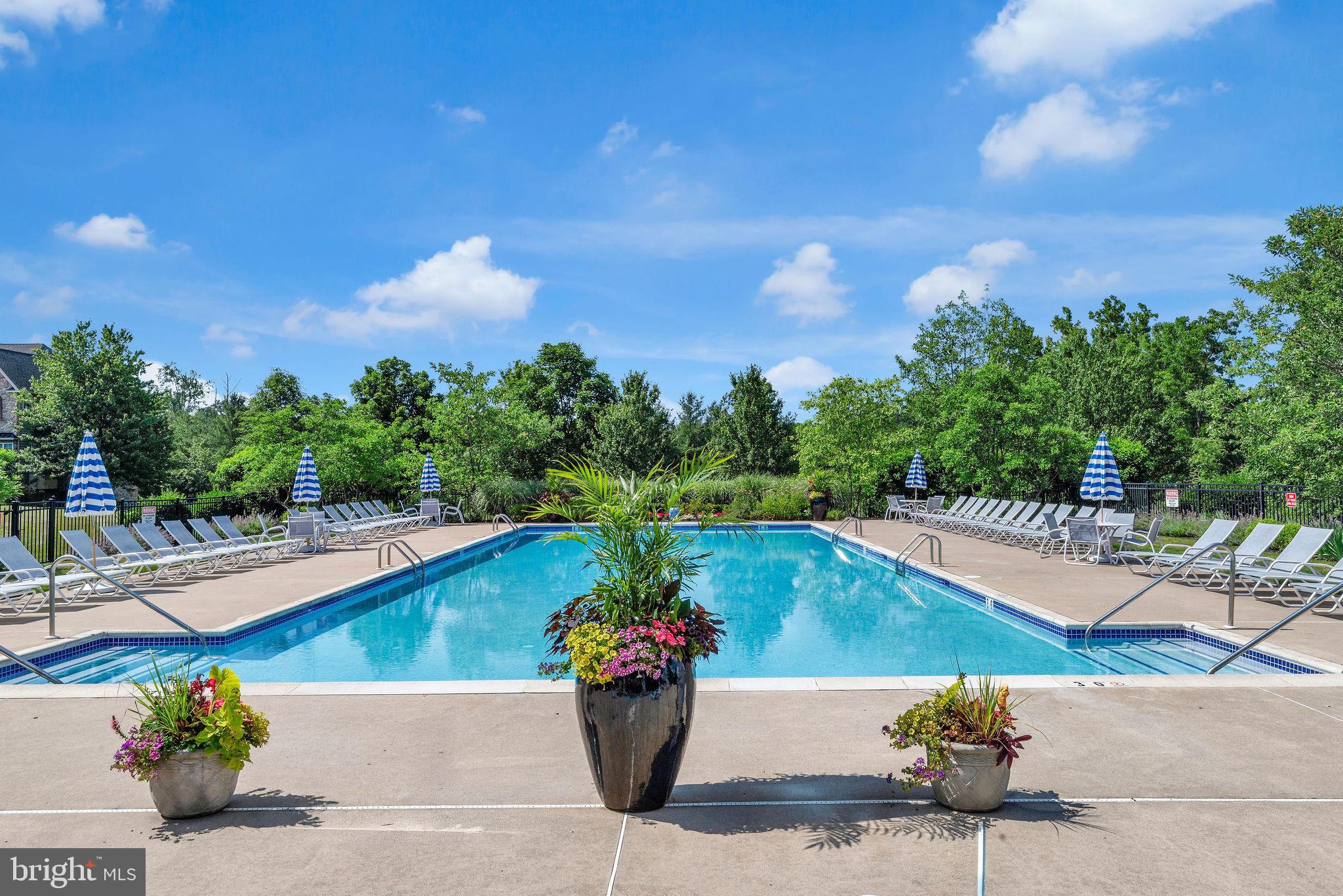 TH AT HERITAGE CNTR - Residential