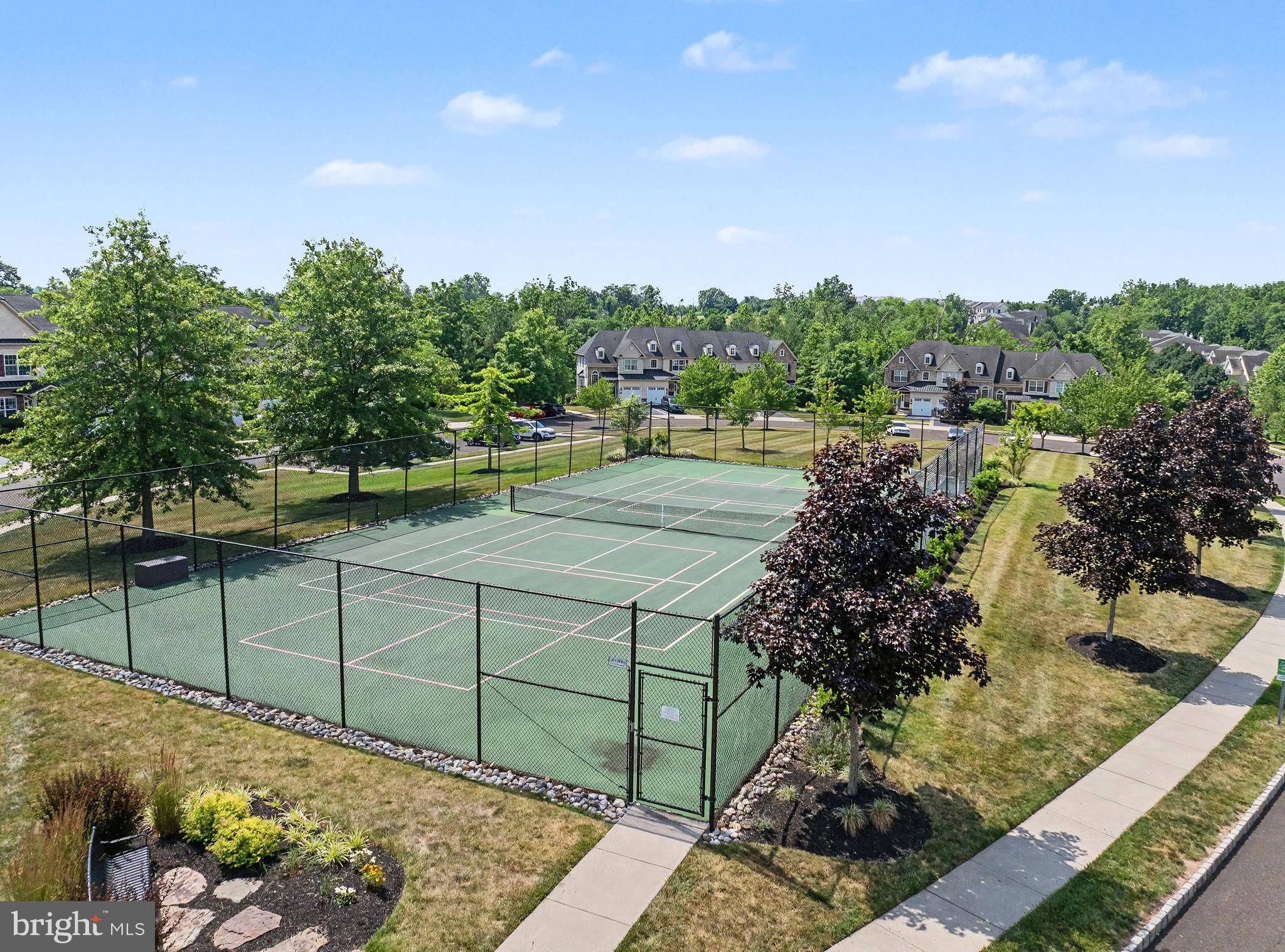 TH AT HERITAGE CNTR - Residential