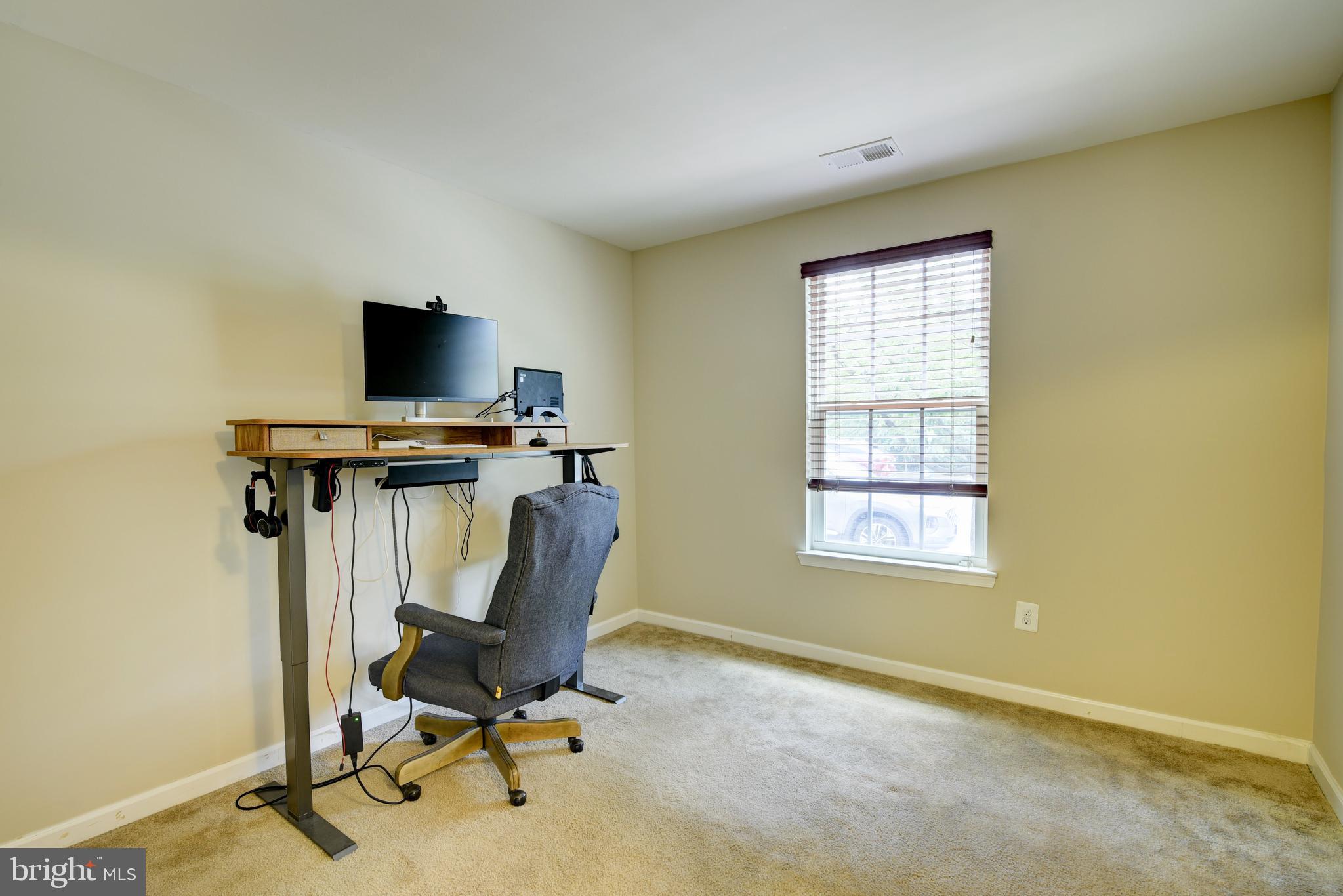HEATHCOTE COMMONS CONDOMINIUMS - Residential Lease