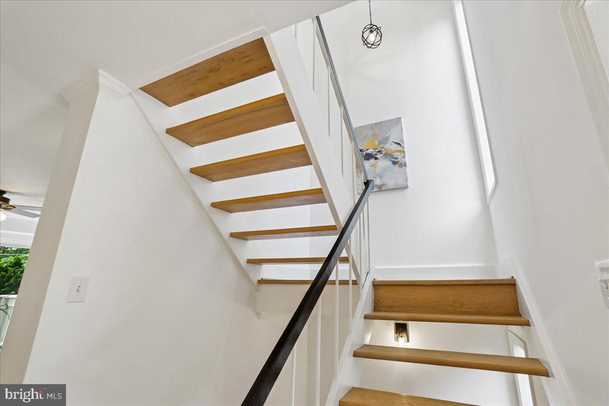 POOKS HILL - Residential