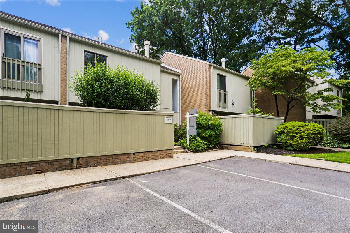 POOKS HILL - Residential