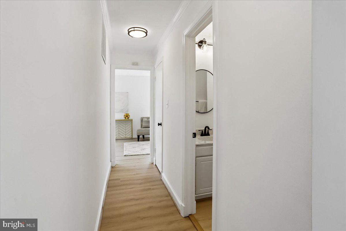 POOKS HILL - Residential