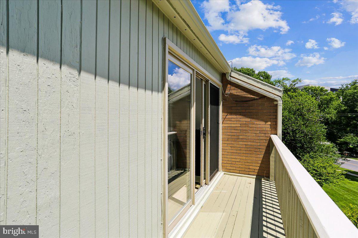 POOKS HILL - Residential