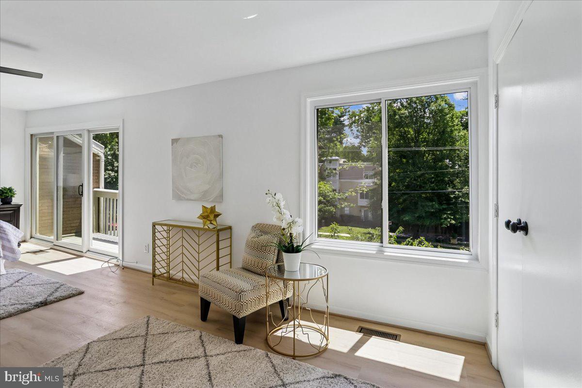 POOKS HILL - Residential