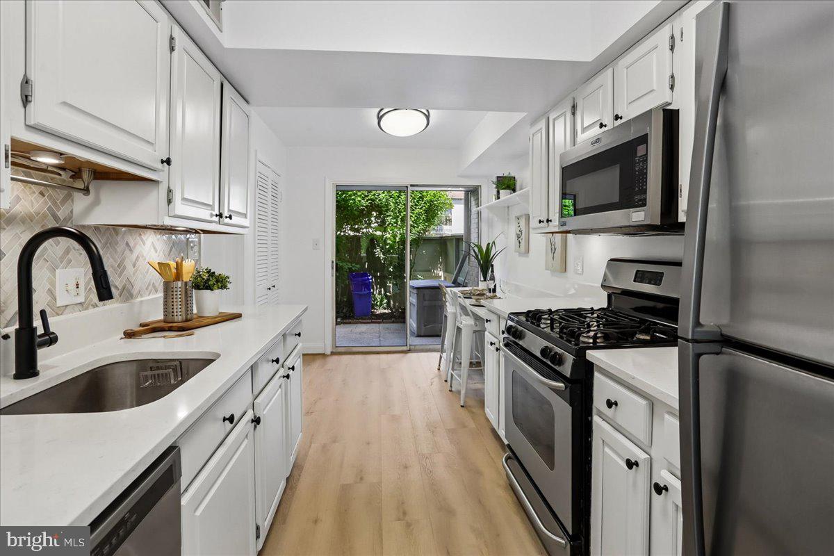 POOKS HILL - Residential
