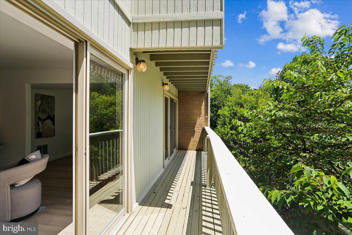 POOKS HILL - Residential