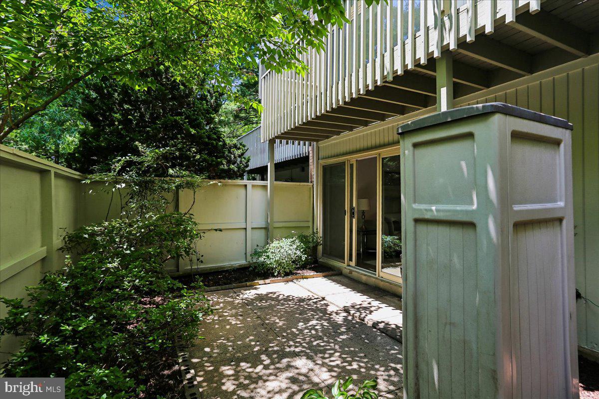 POOKS HILL - Residential