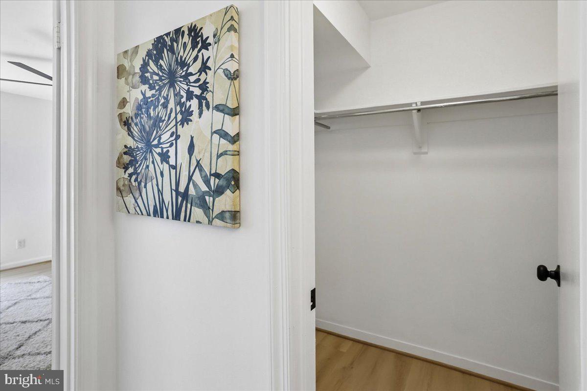POOKS HILL - Residential