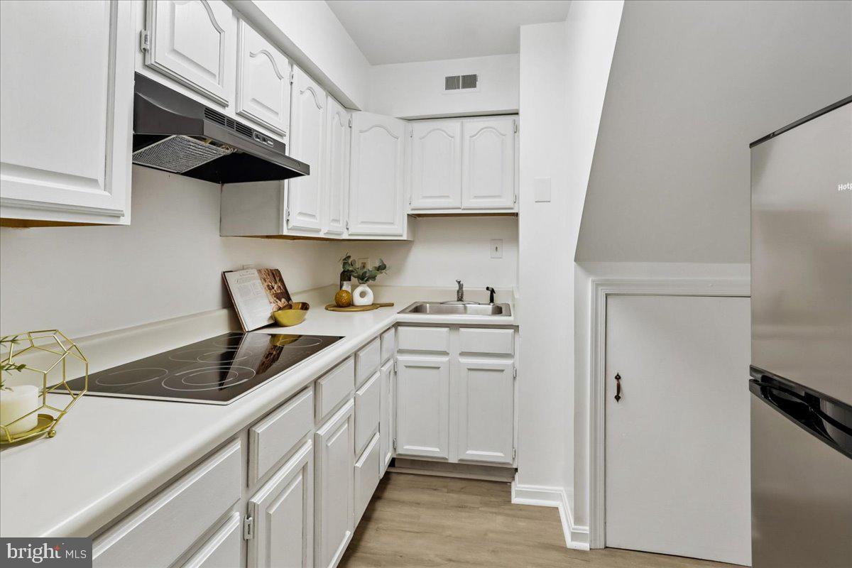 POOKS HILL - Residential