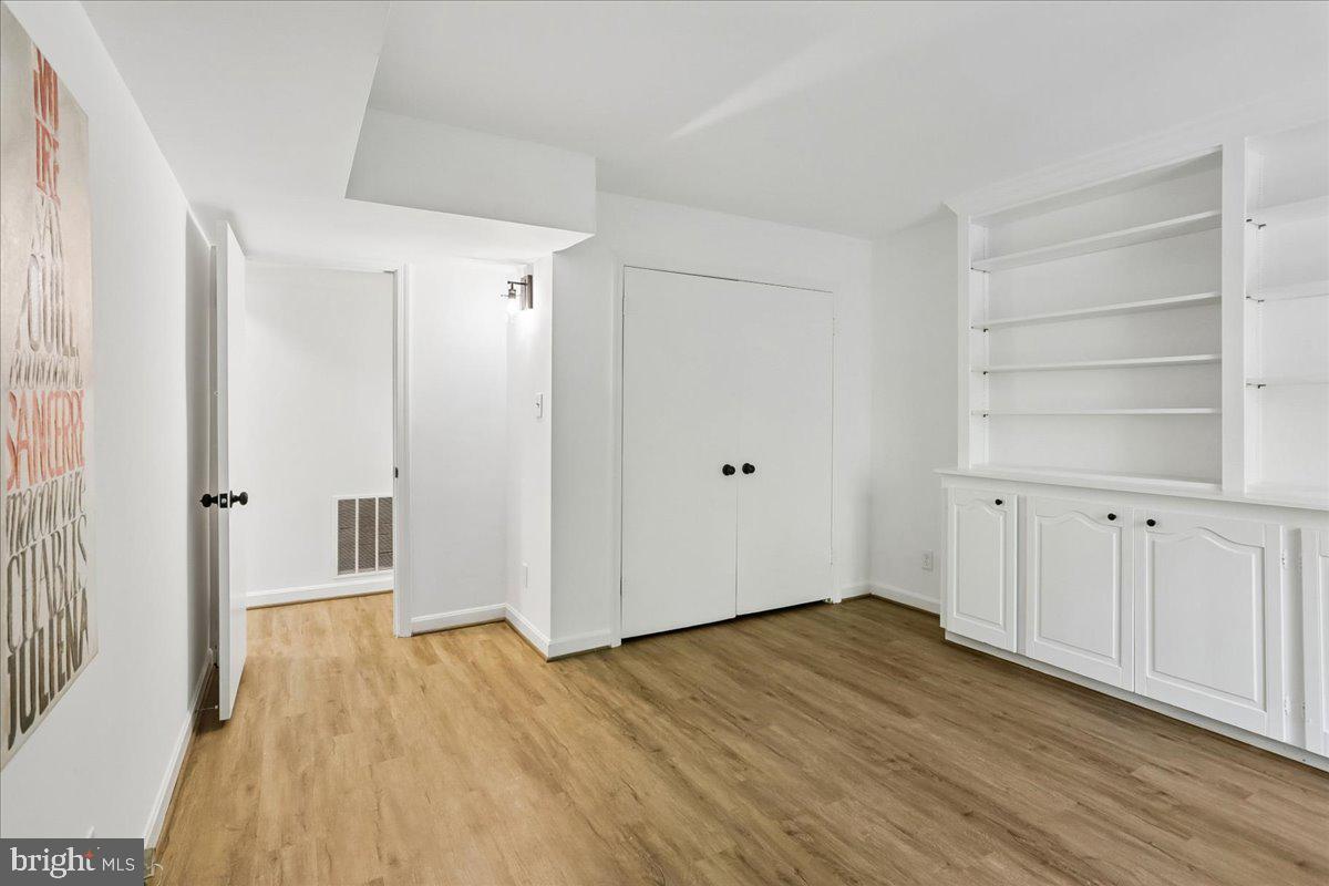 POOKS HILL - Residential