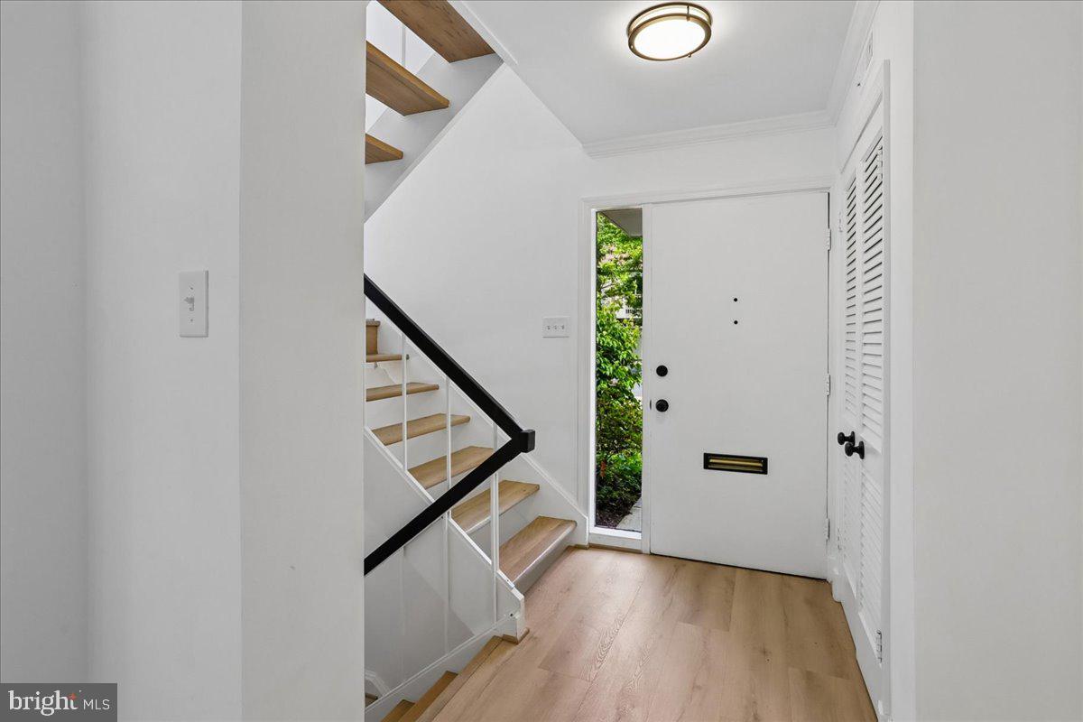 POOKS HILL - Residential