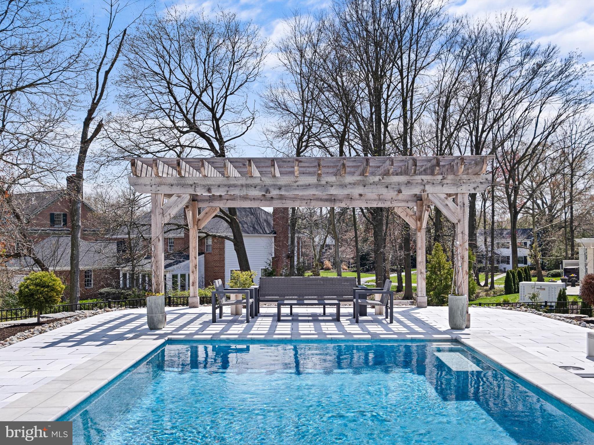 CROOKED BILLET - Residential