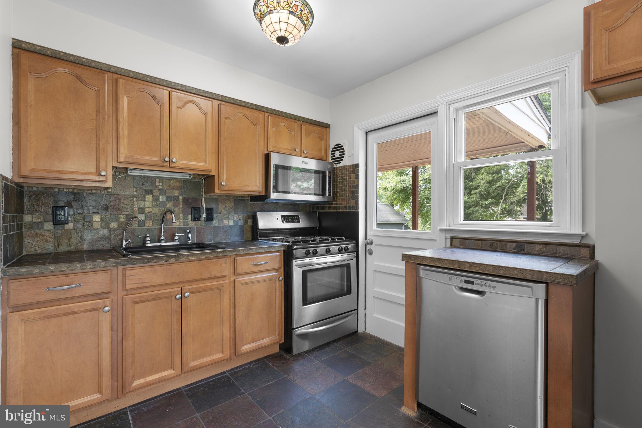 CATONSVILLE HEIGHTS - Residential