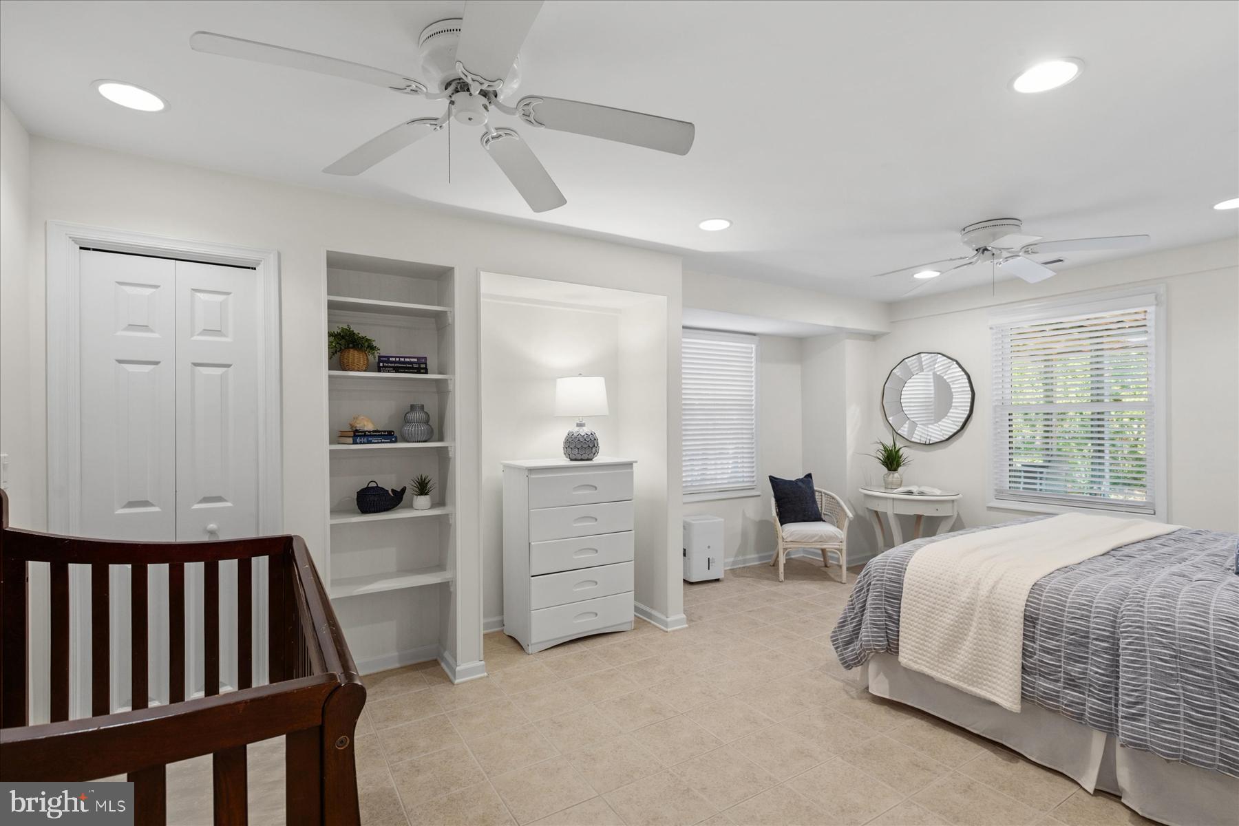 MIDDLESEX BEACH - Residential