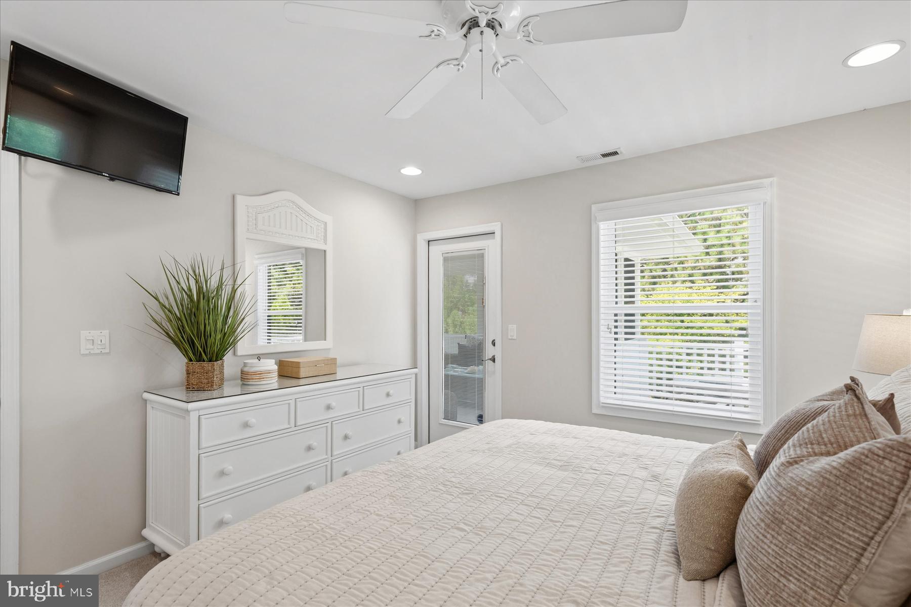 MIDDLESEX BEACH - Residential
