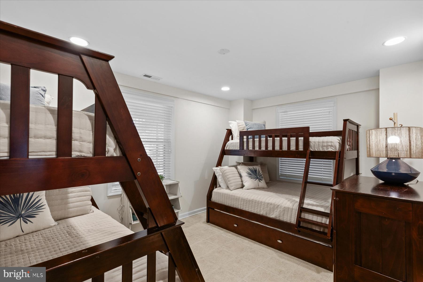 MIDDLESEX BEACH - Residential