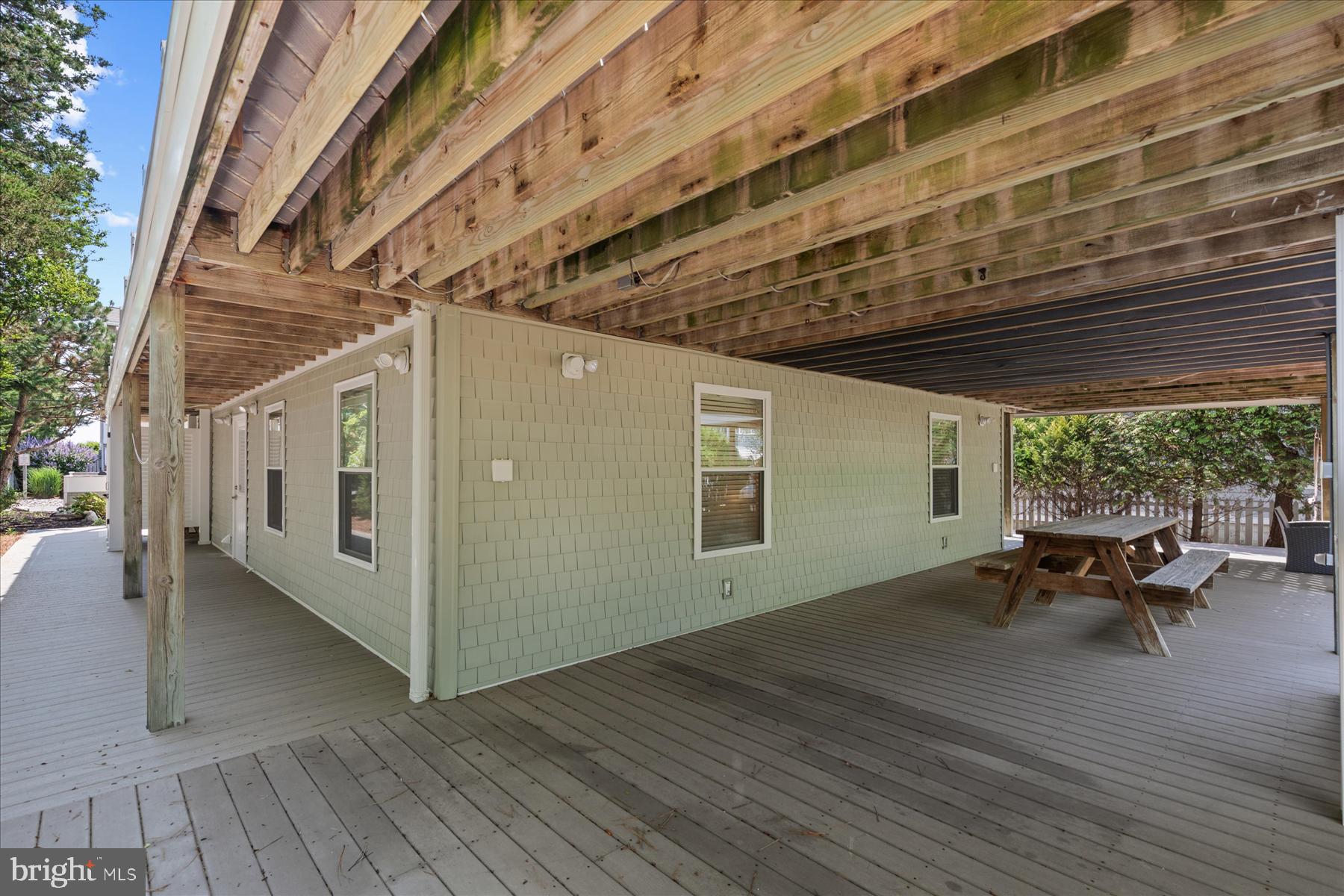 MIDDLESEX BEACH - Residential