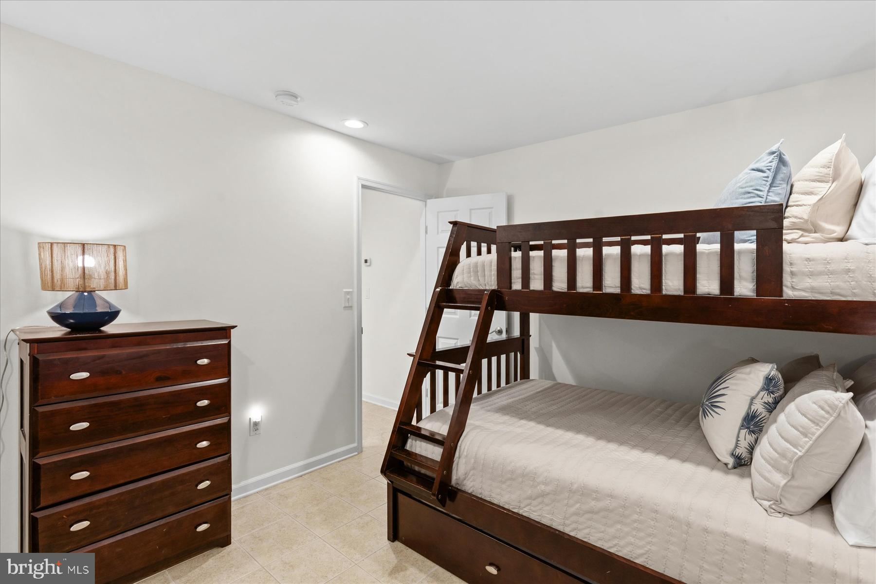 MIDDLESEX BEACH - Residential