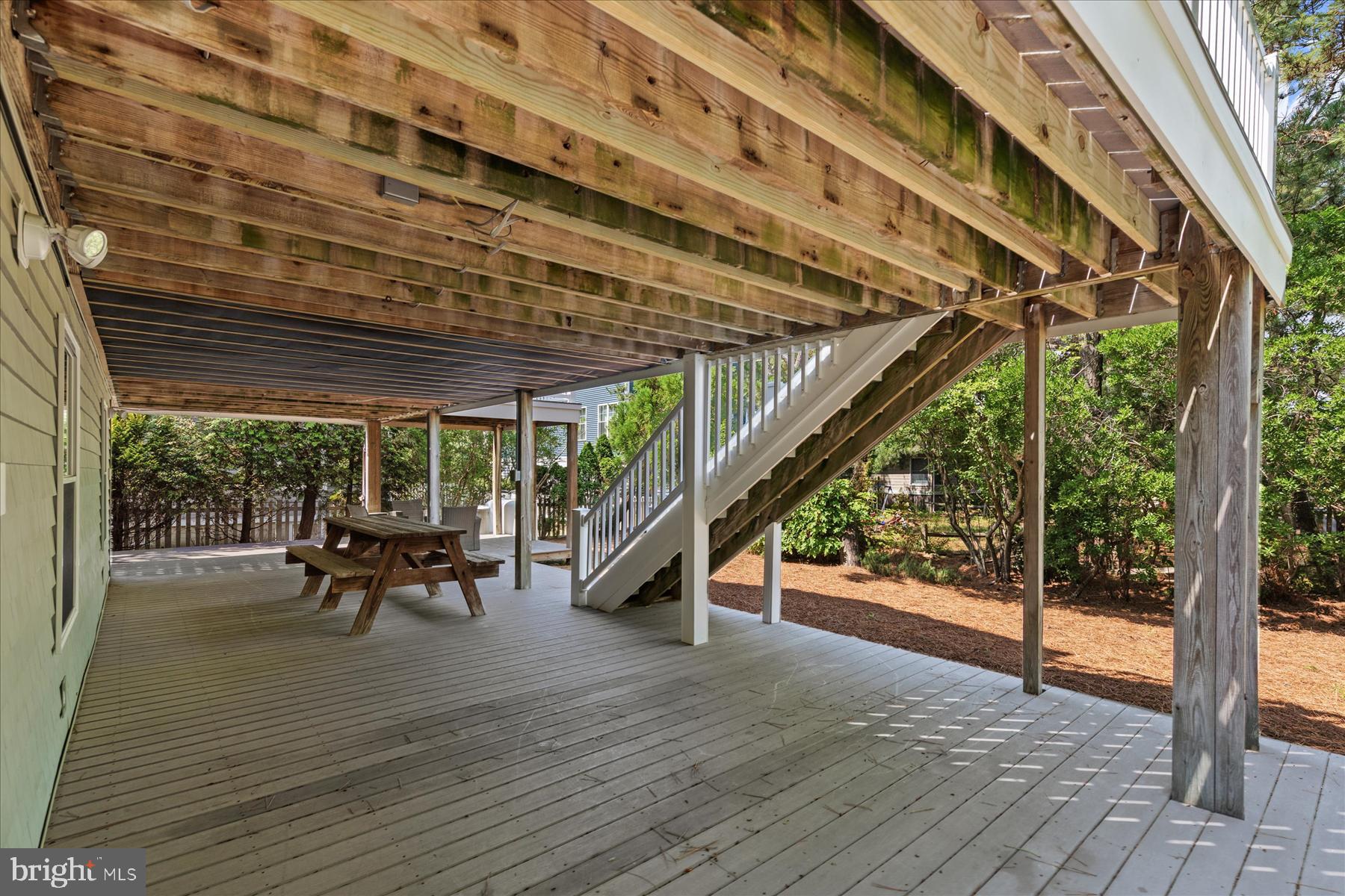 MIDDLESEX BEACH - Residential