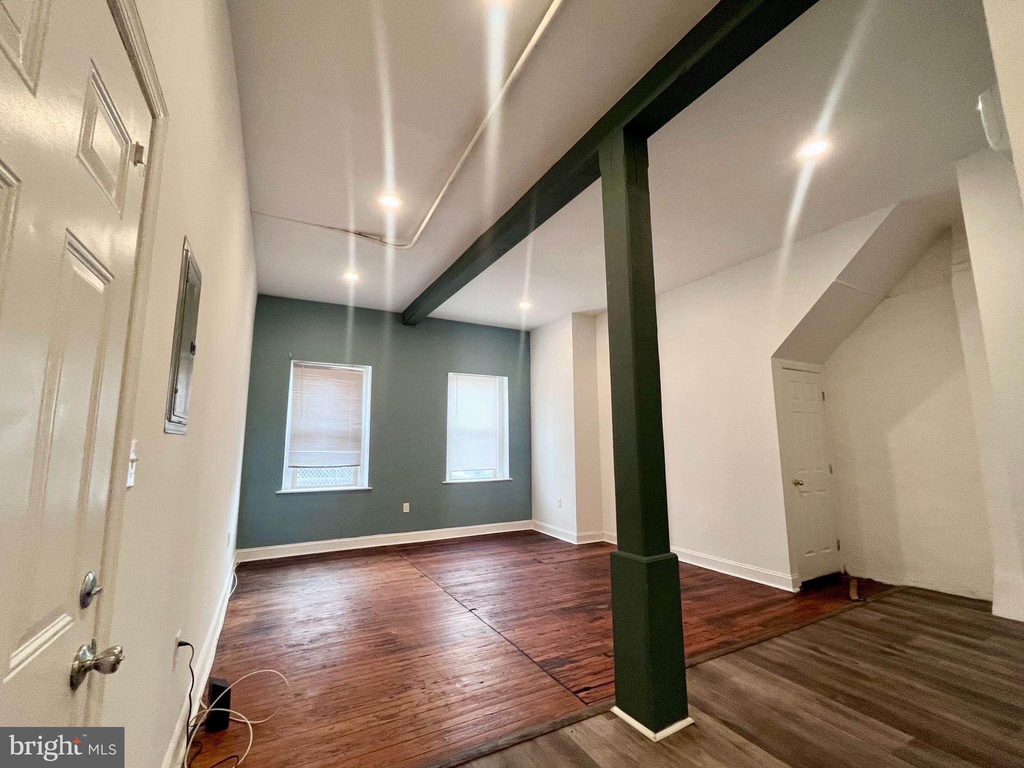PORT RICHMOND - Residential Lease