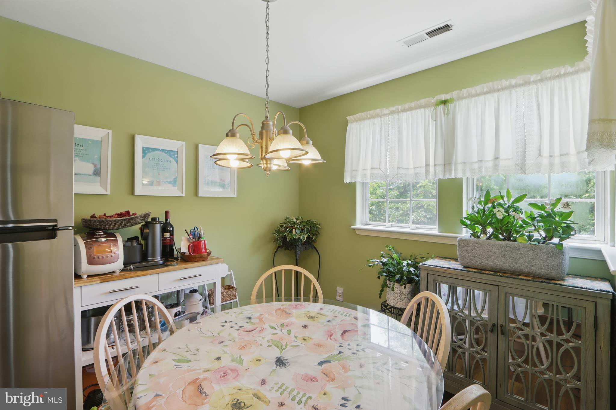 VILLAGE OF MONTGOMERY RUN - Residential