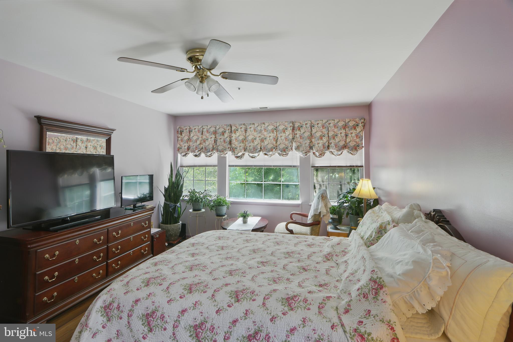 VILLAGE OF MONTGOMERY RUN - Residential