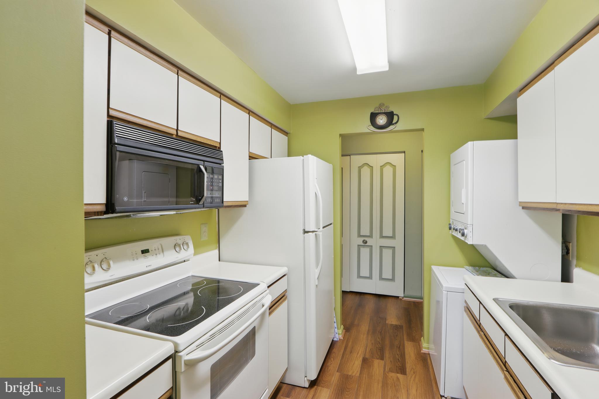 VILLAGE OF MONTGOMERY RUN - Residential