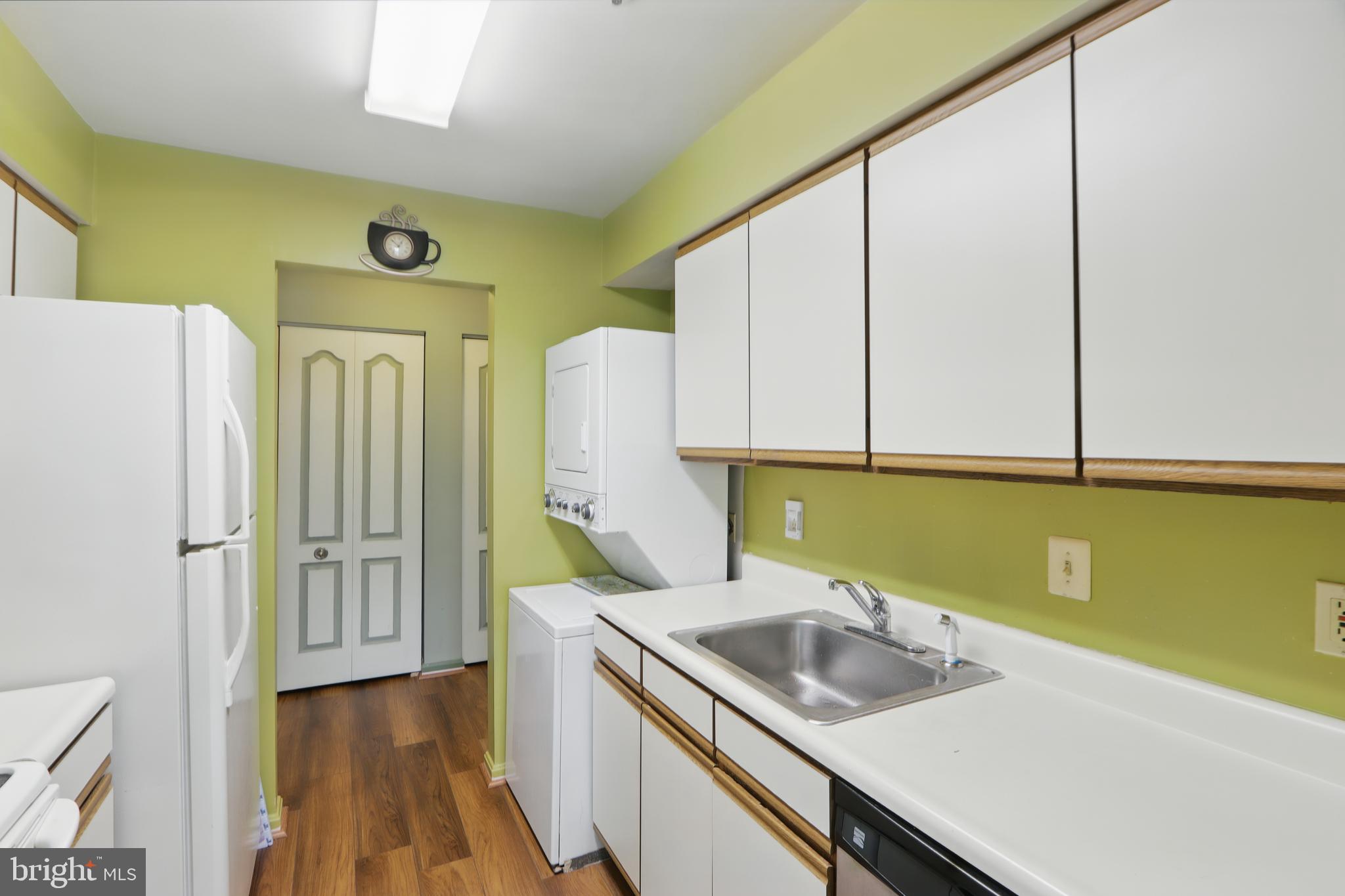 VILLAGE OF MONTGOMERY RUN - Residential