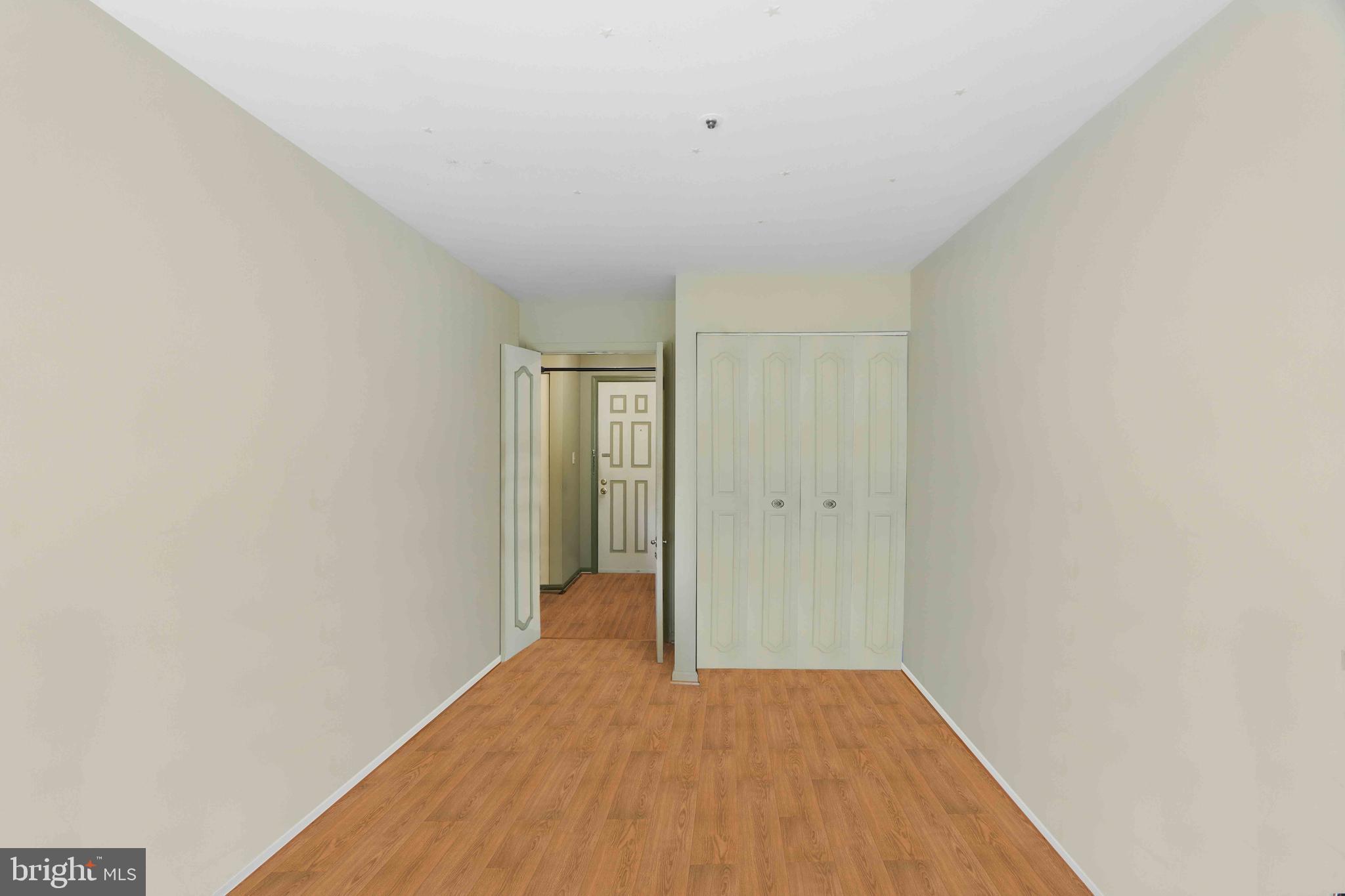 VILLAGE OF MONTGOMERY RUN - Residential