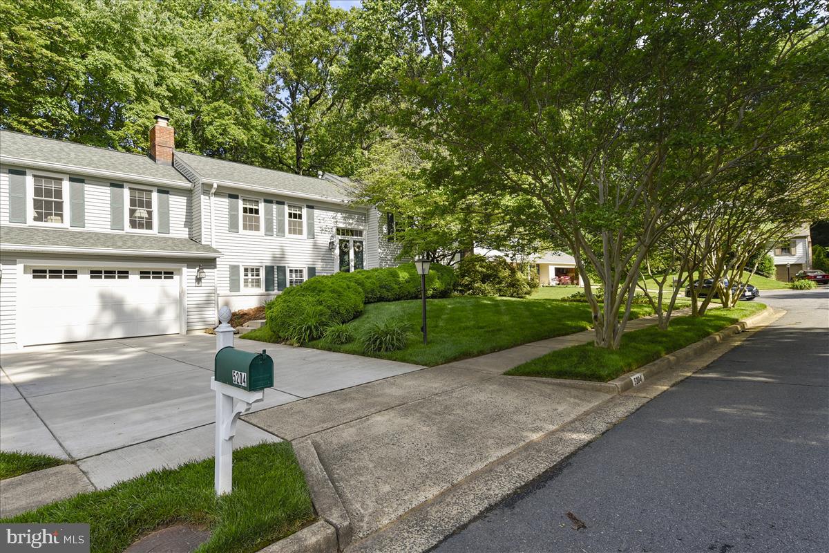 LAKE BRADDOCK - Residential