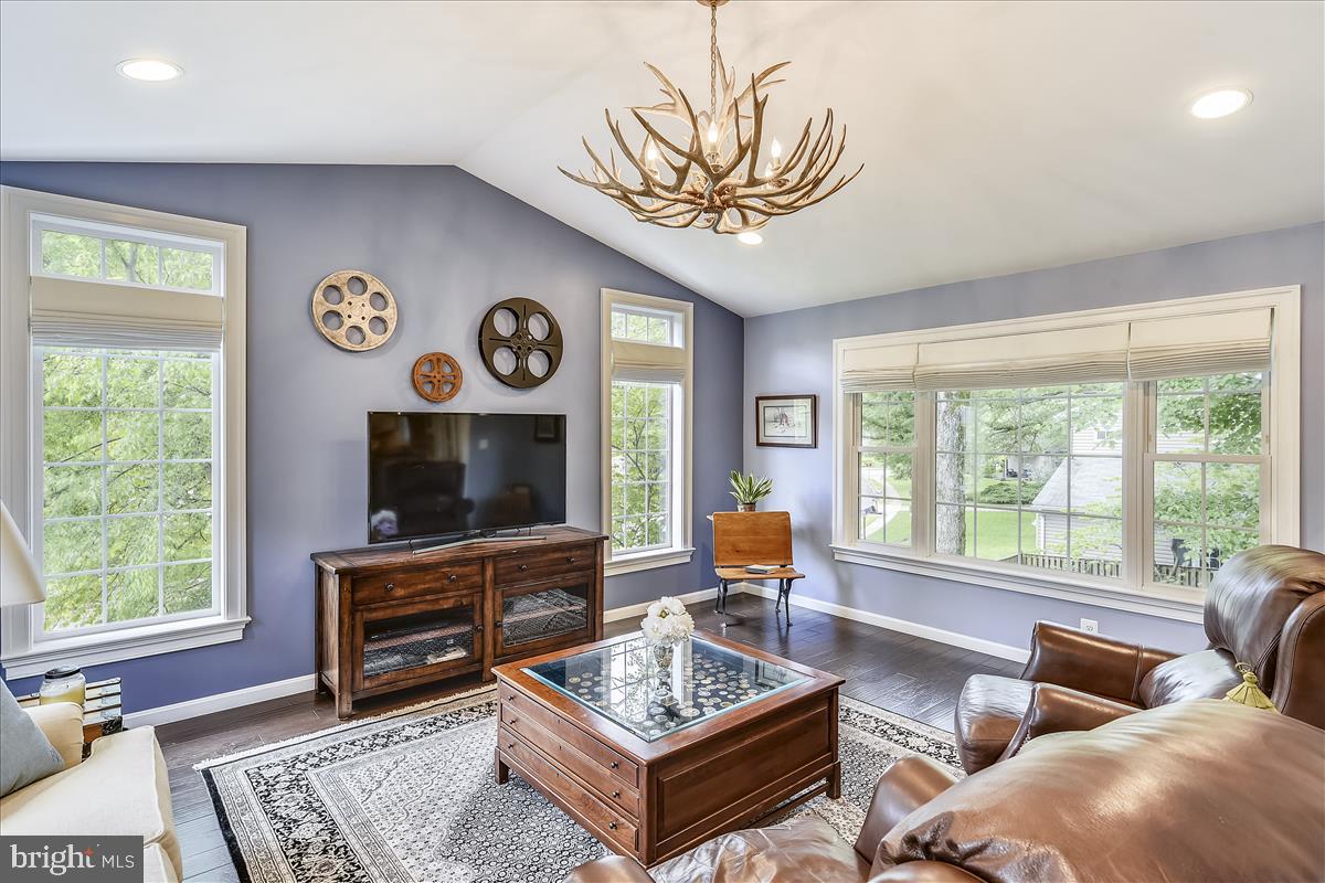 LAKE BRADDOCK - Residential