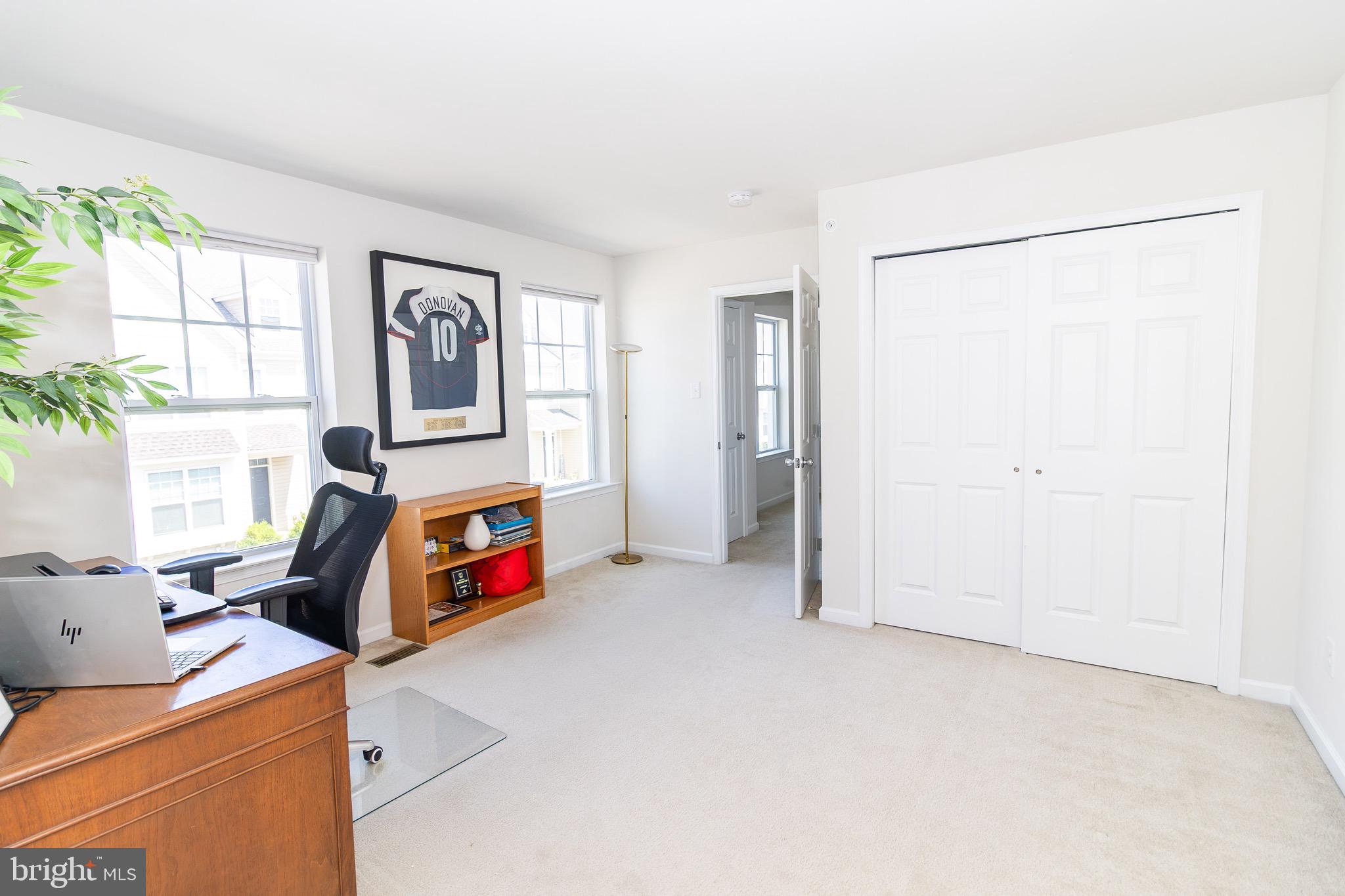 EAST VILLAGE - Residential