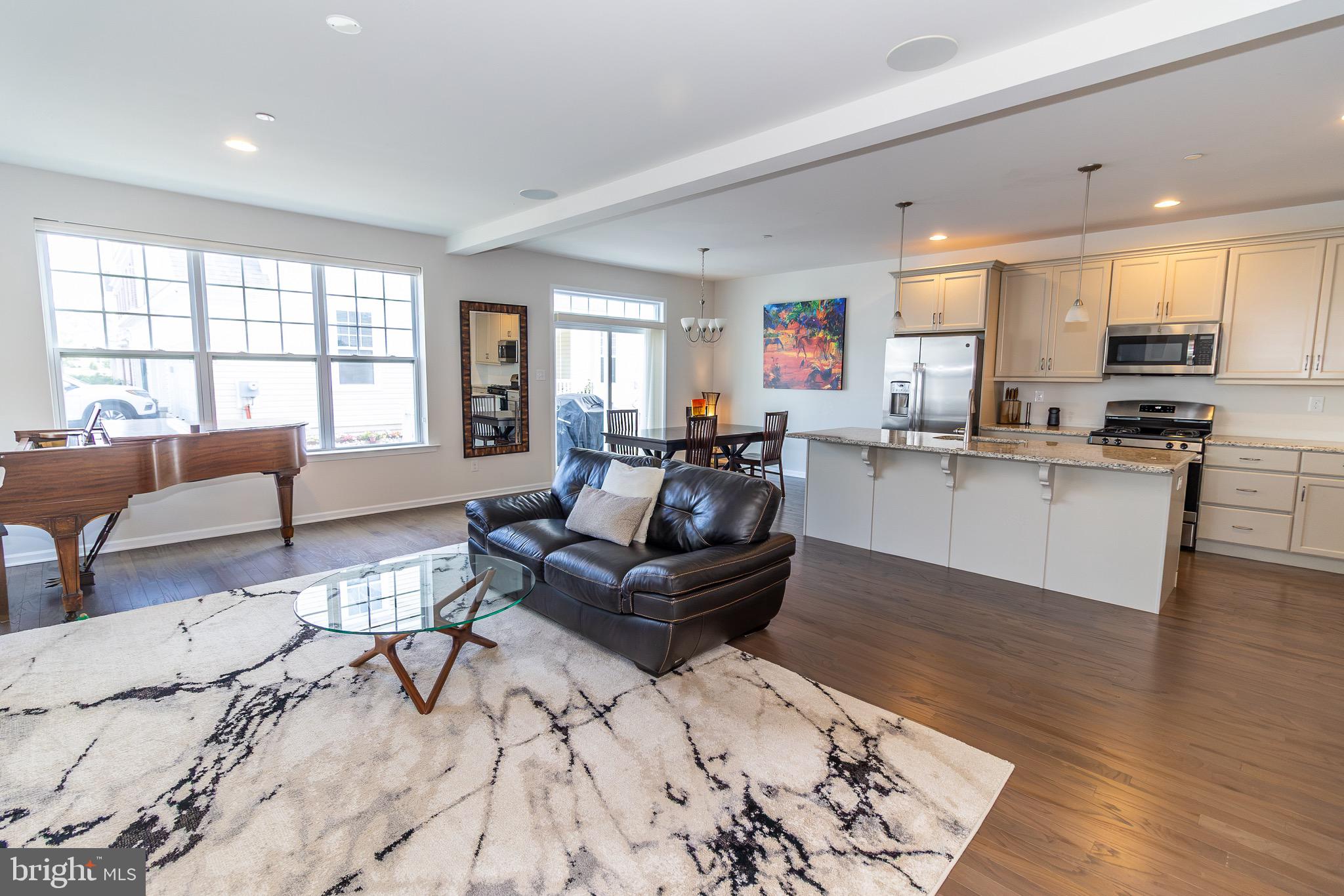 EAST VILLAGE - Residential